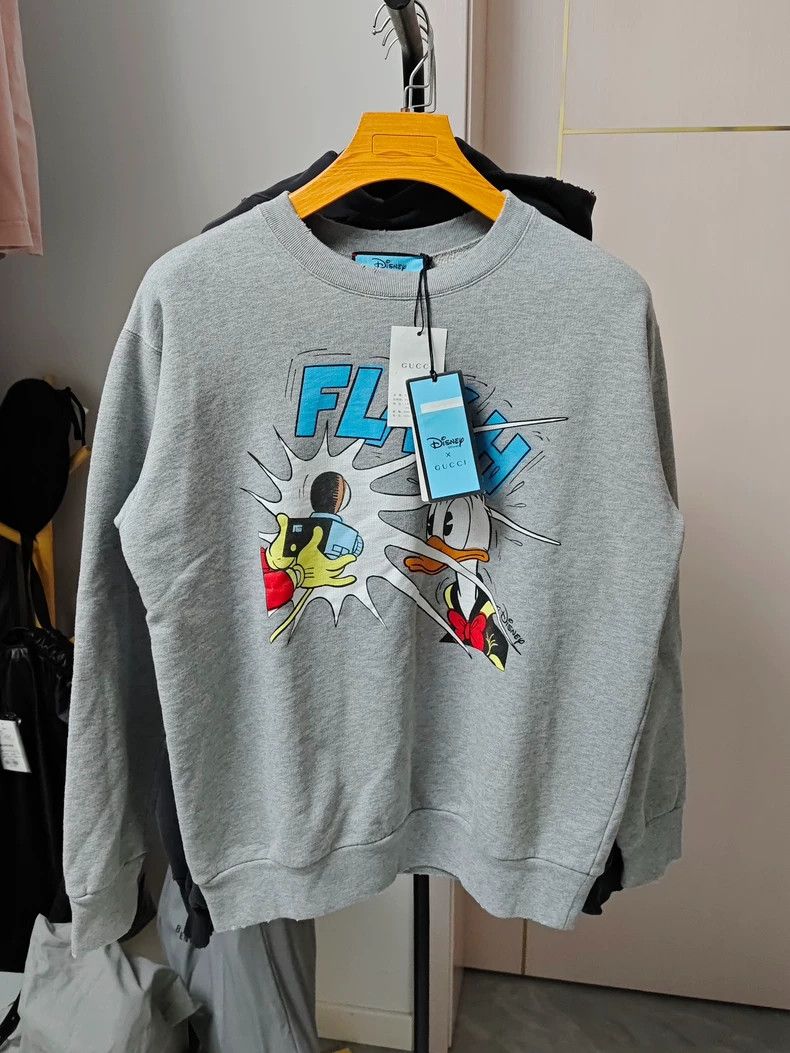 GucciDisney co-branded Donald Duck cartoon printed round-ne