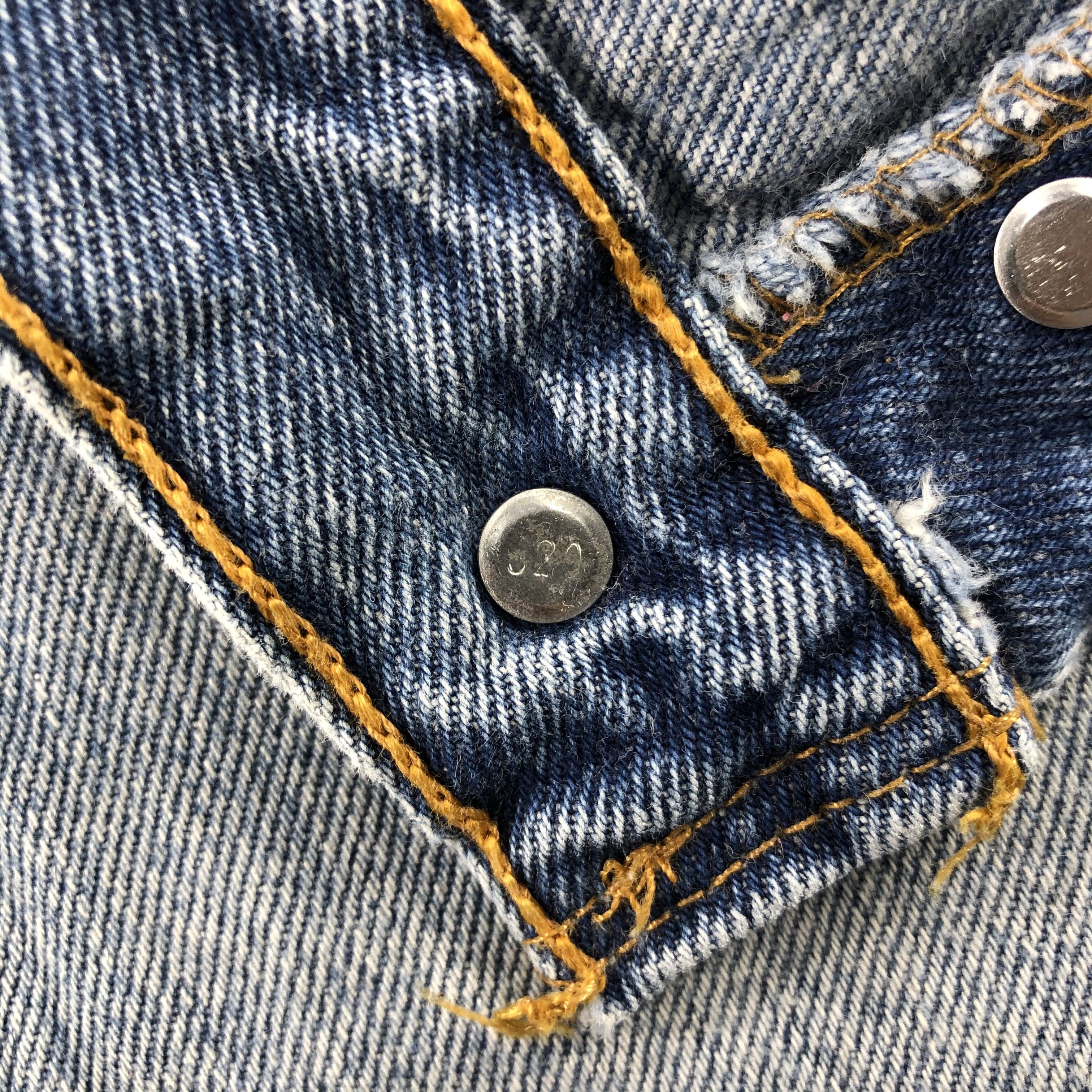 Levi's 90s Vintage Light Wash Levis 501 Jeans-J2194 Size US 31 - 10 Thumbnail