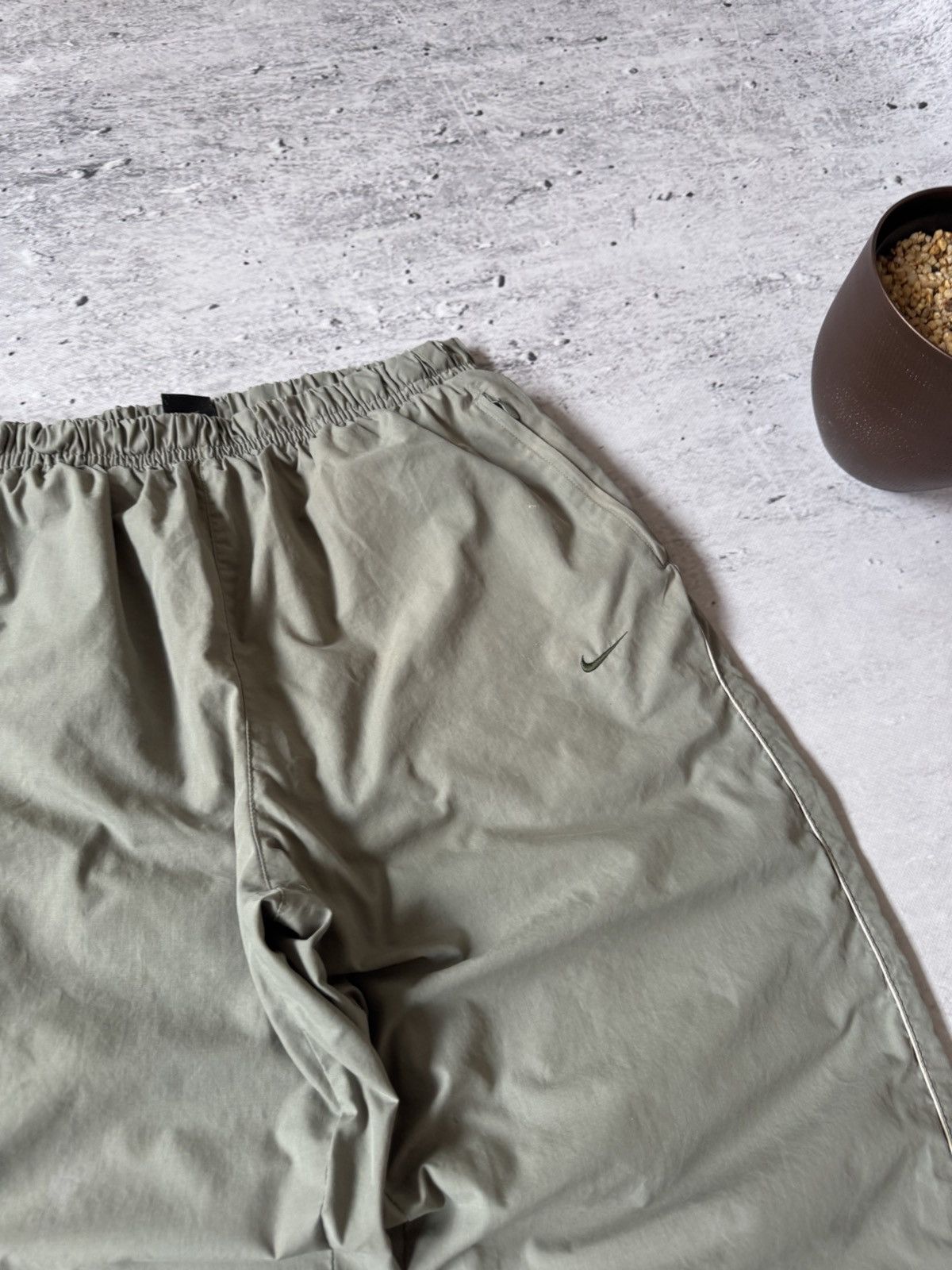 Nike × Vintage NIKE NYLON VINTAGE Y2K OVERSIZE BAGGY FIT PANTS SWEATPANTS Size US 34 / EU 50 - 4 Thumbnail