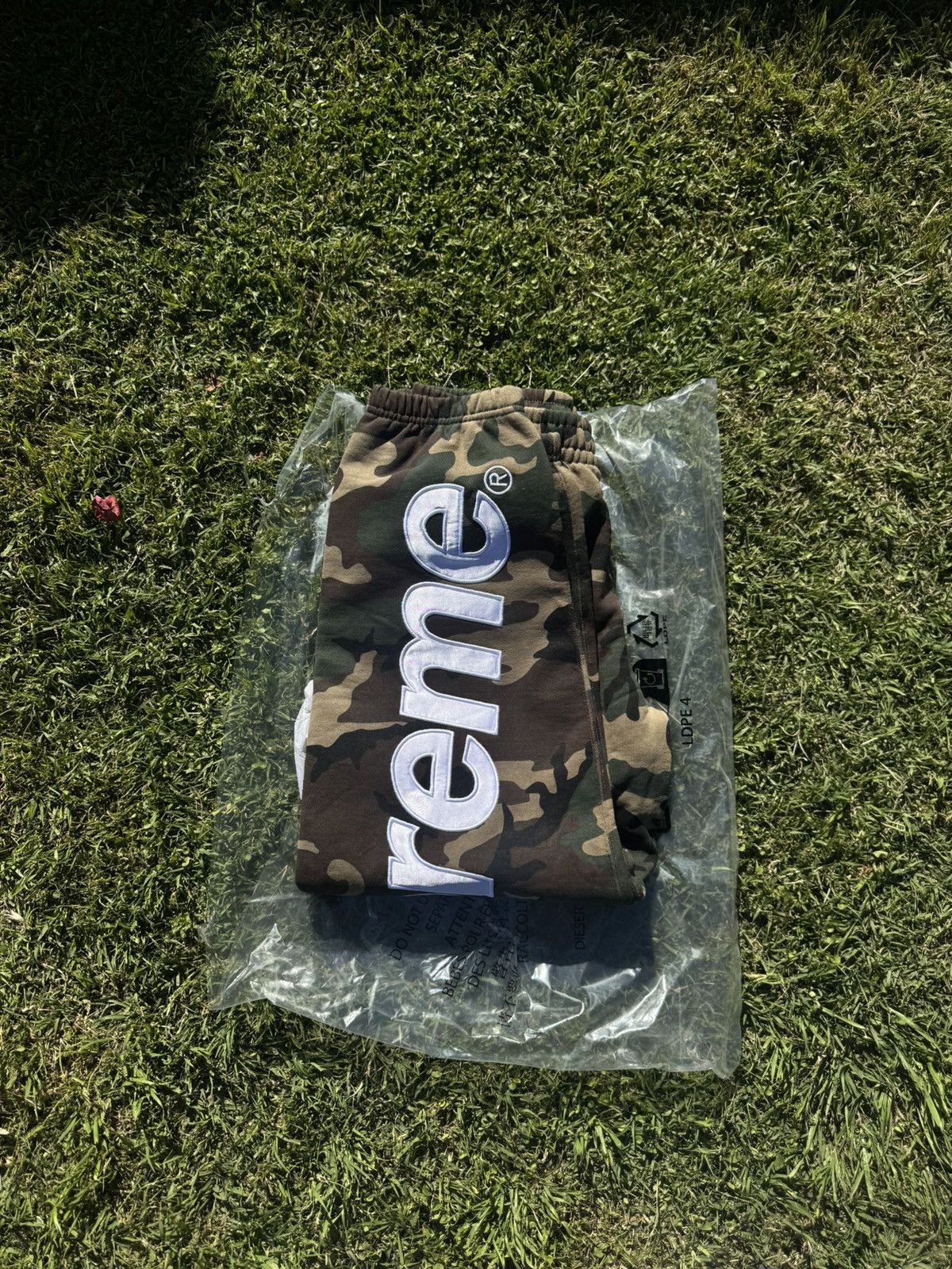 Supreme Supreme Satin Appliqué Sweatpants Woodland Camo Size US 34 / EU 50 - 2 Thumbnail