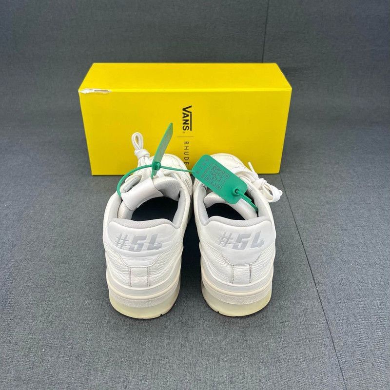 Louis Vuitton Louis Vuitton White Trainer Low-top Fashion Sneakers - Size US 9 / EU 42 - 3 Thumbnail