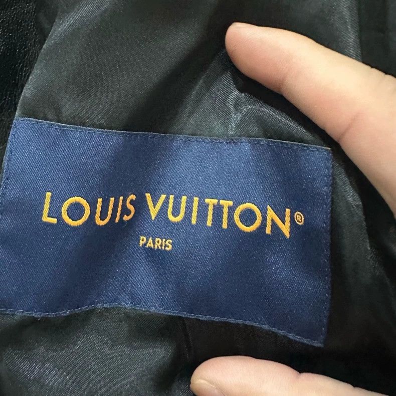 Louis Vuitton Louis Vuitton Embossed logo denim jacket Size US S / EU 44-46 / 1 - 3 Thumbnail