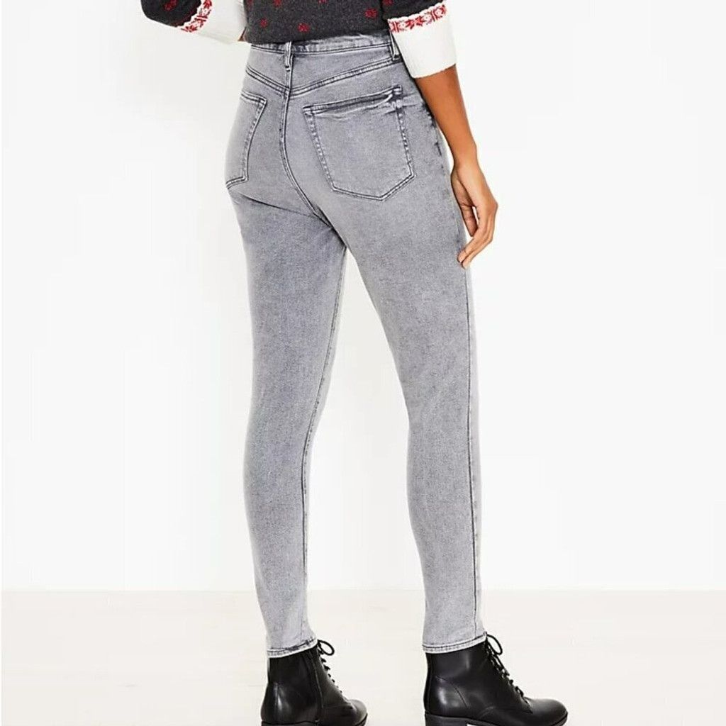 Loft LOFT Button Front Skinny Jeans Light Vapor Gray Size 29 NWT Size 29" - 11 Thumbnail