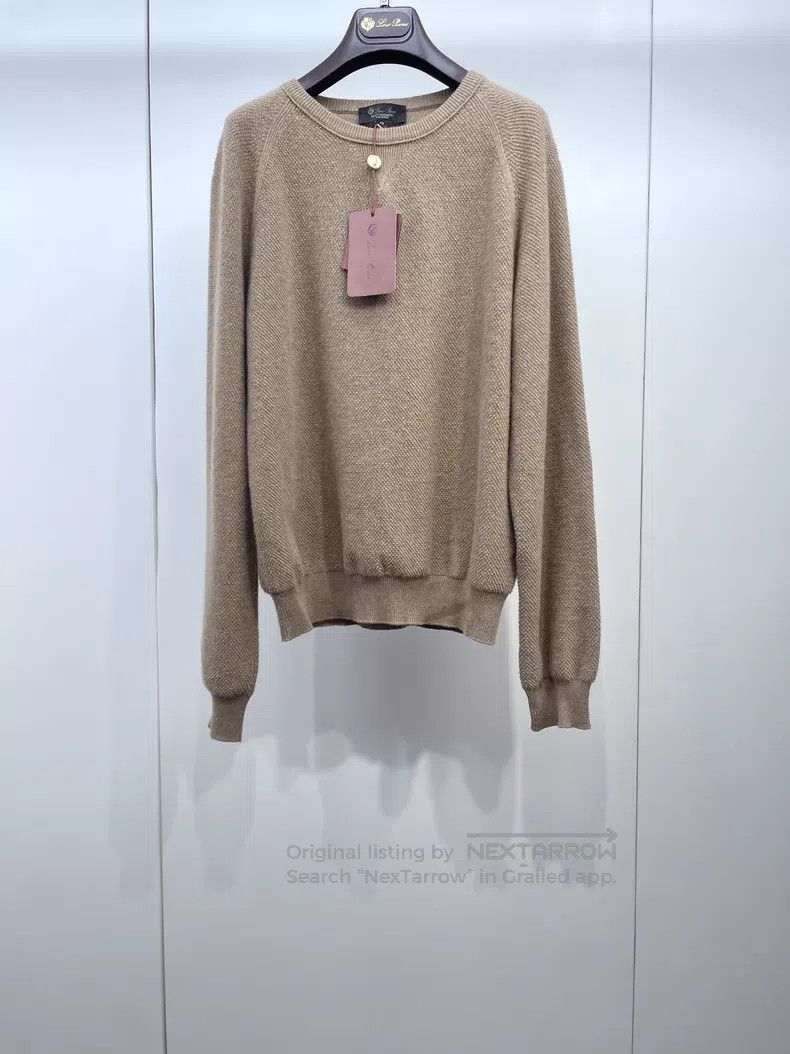 Loro Piana Loro Piana Solid color knitted cashmere sweater. Size S / US 4 / IT 40 - 1 Thumbnail