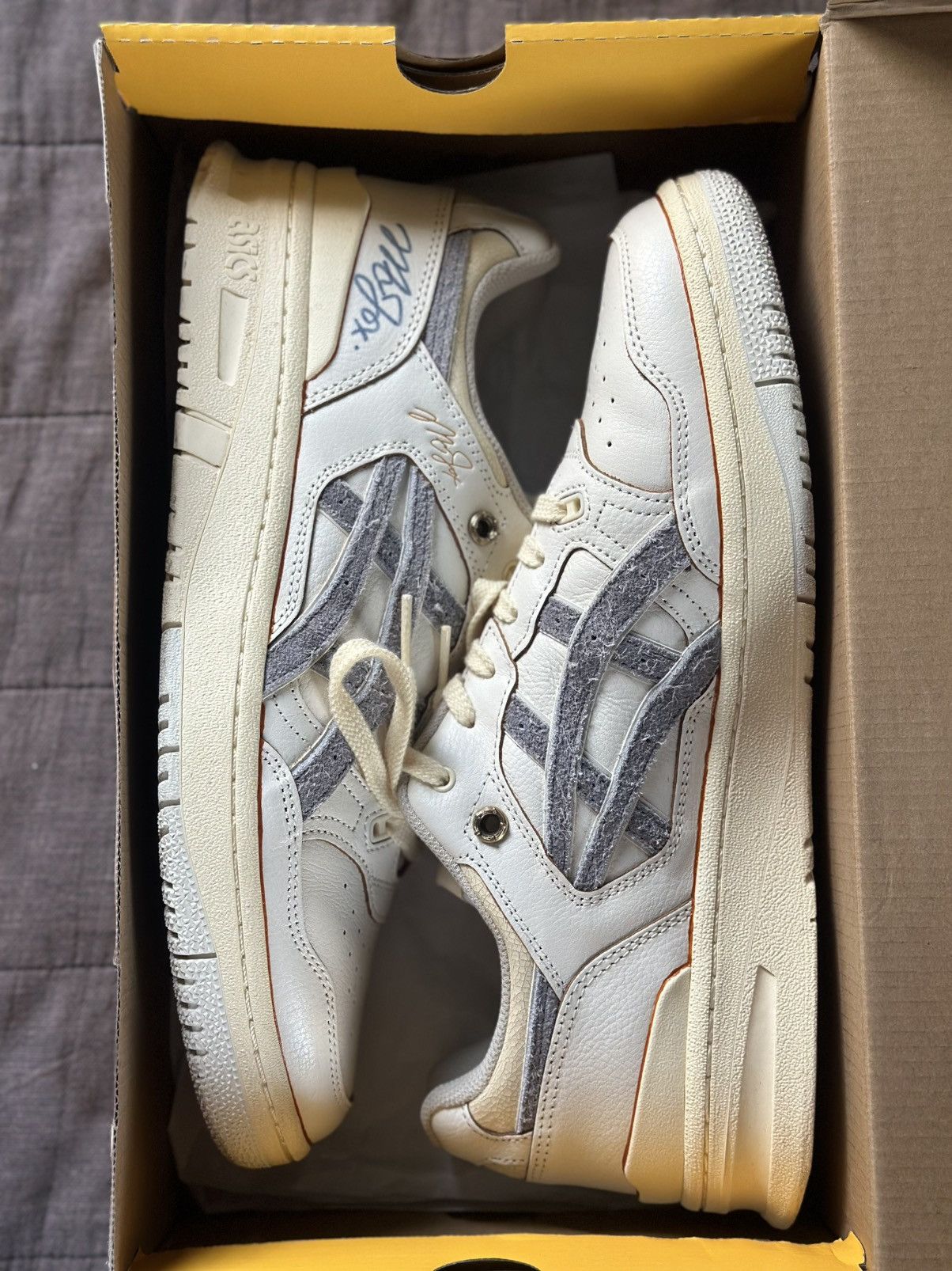 Asics Foxtrot uniform x ASICS (SIGNED) Size US 12 / EU 45 - 2 Thumbnail