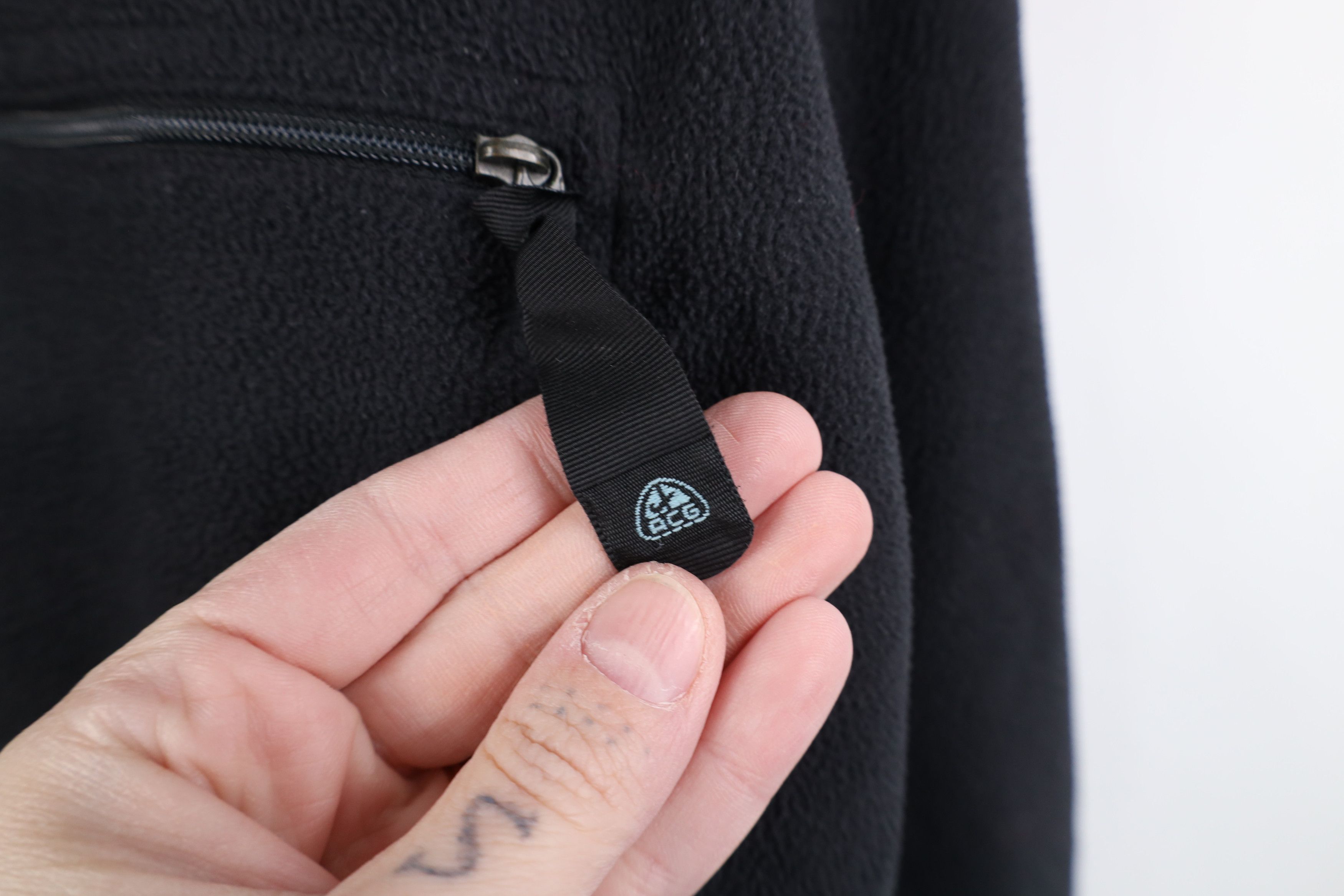 Nike Vintage Nike ACG Mini Swoosh Half Zip Fleece Sweater Black Size US L / EU 52-54 / 3 - 5 Thumbnail