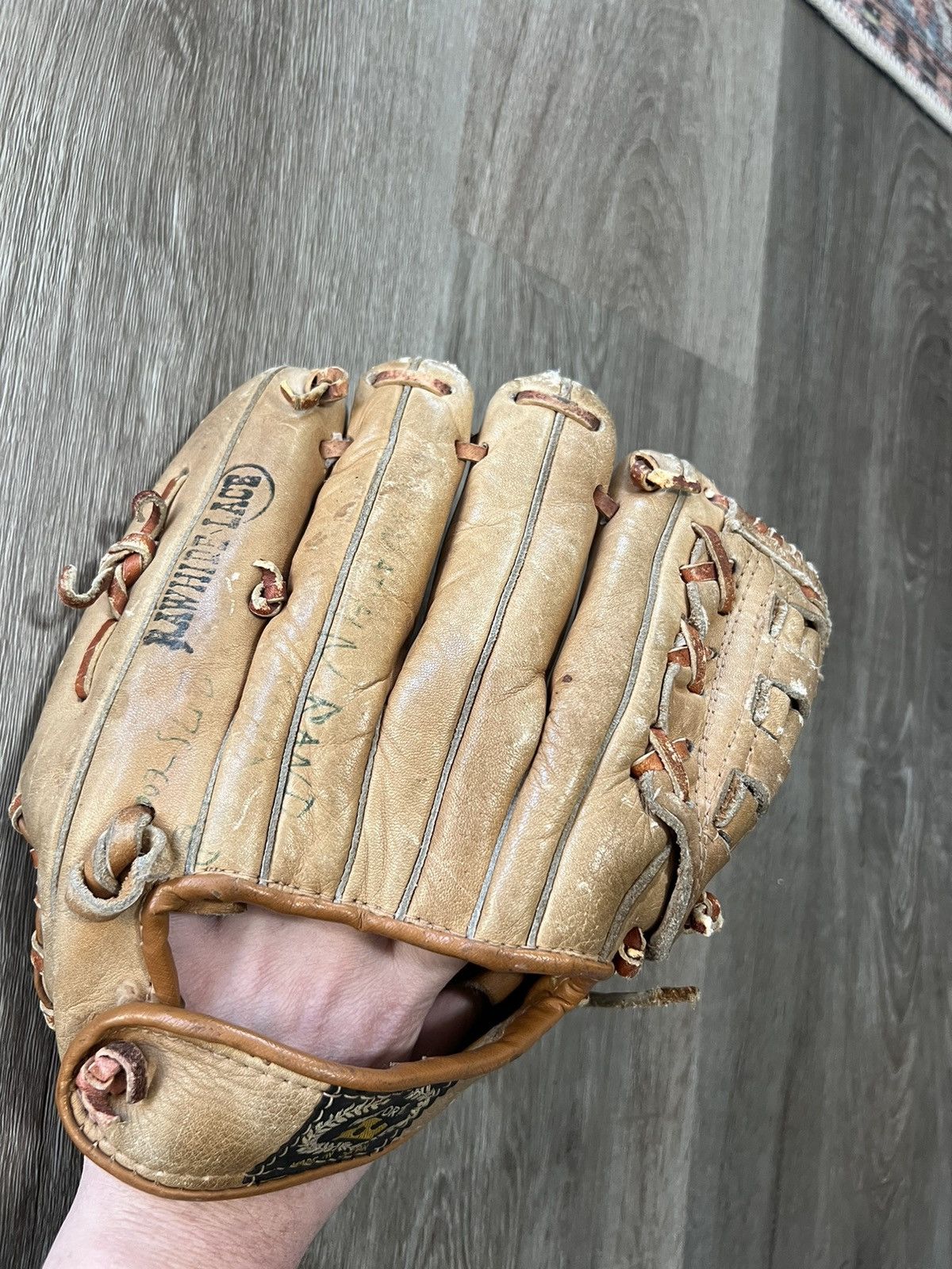 Vintage Vintage Baseball Glove Leon Wagner Made in Japan Size ONE SIZE - 6 Thumbnail