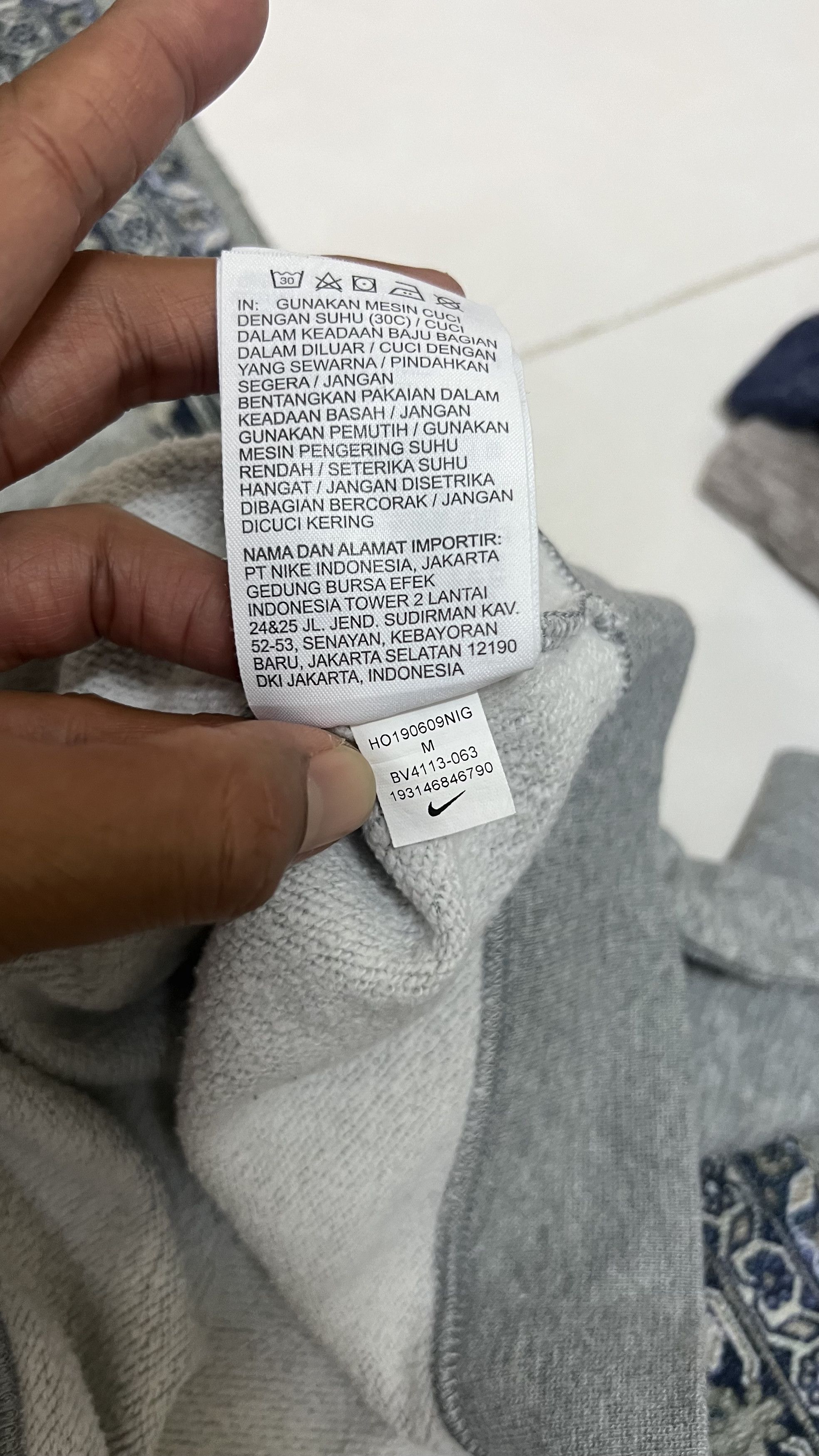 Nike Nike Swoosh Cropped Sweatshirt Size US M / EU 48-50 / 2 - 8 Thumbnail