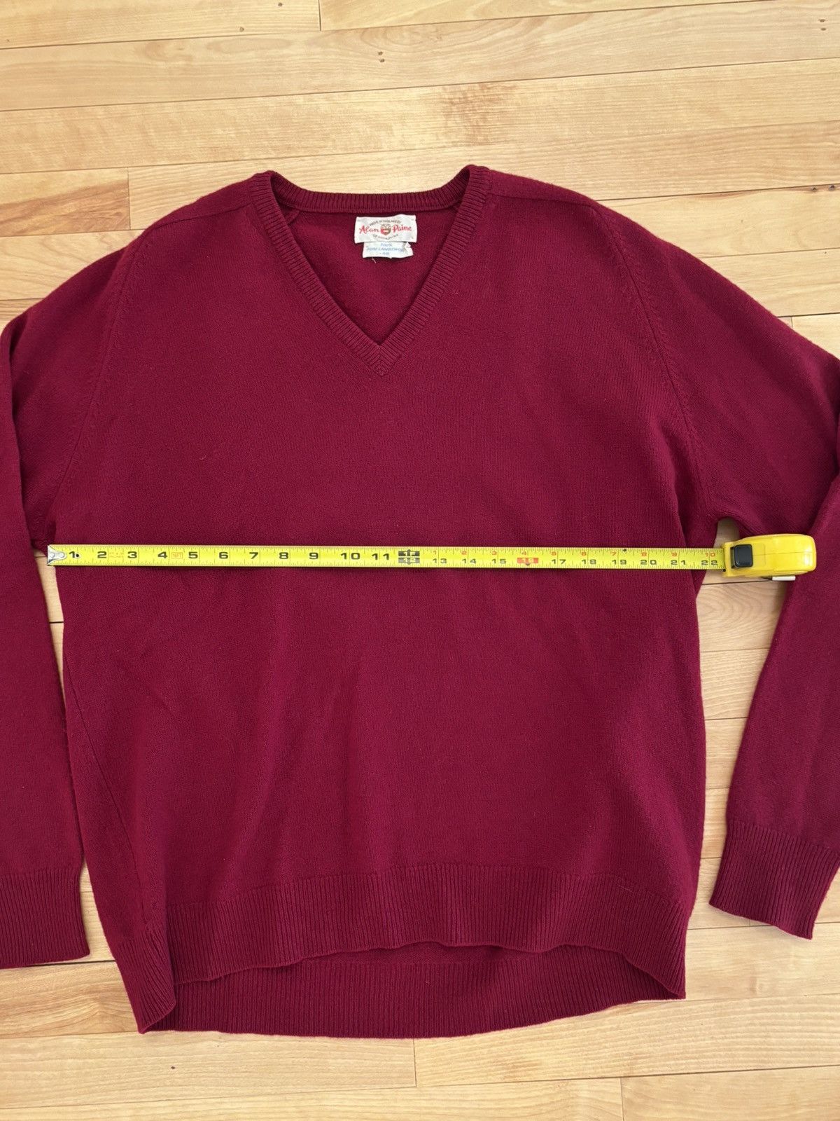 Vintage Size 46 Red Made in England Lambswool V neck sweater Size US L / EU 52-54 / 3 - 4 Thumbnail