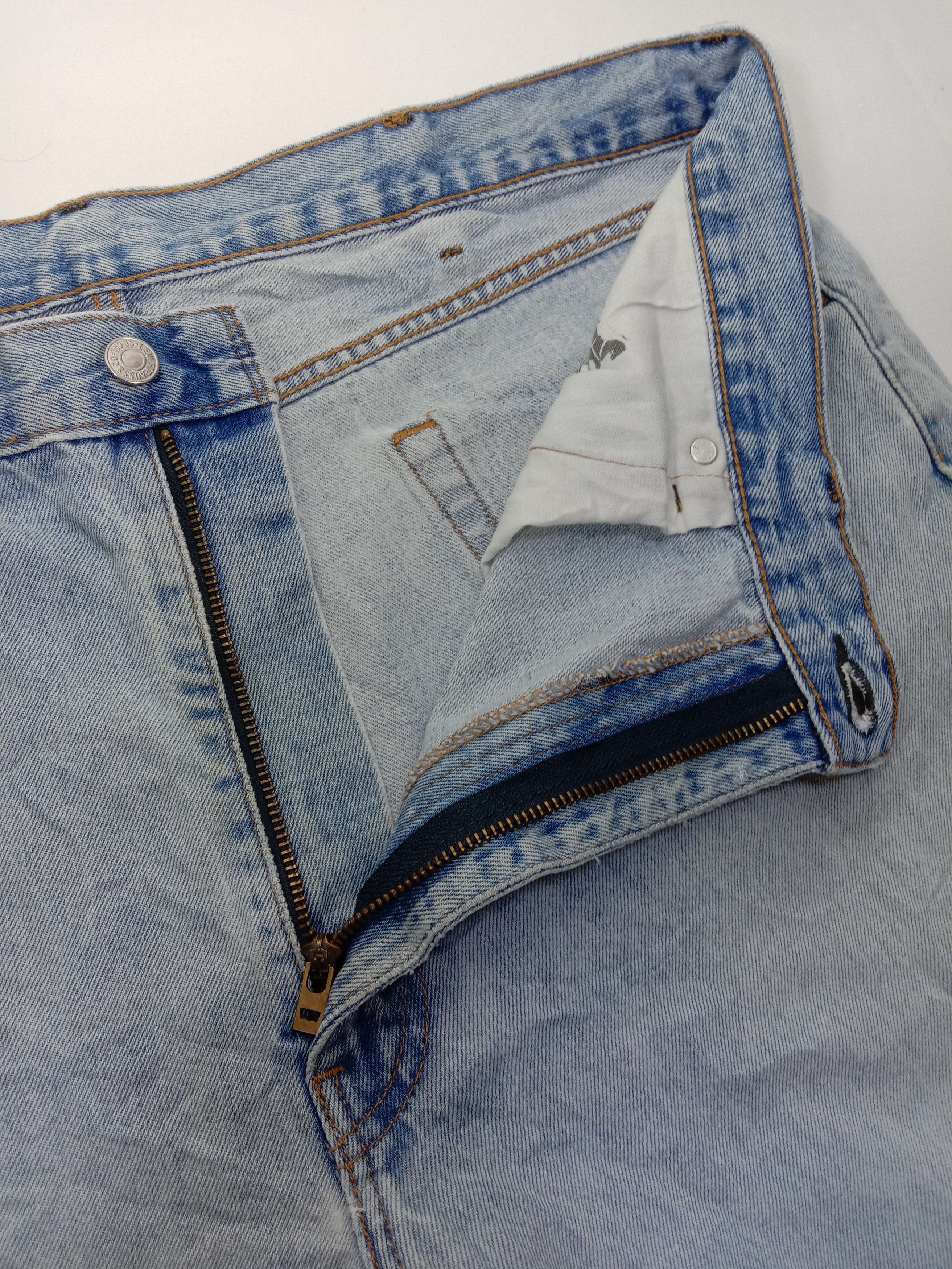 Vintage Levi's 505 Jeans Light Wash Distressed Denim