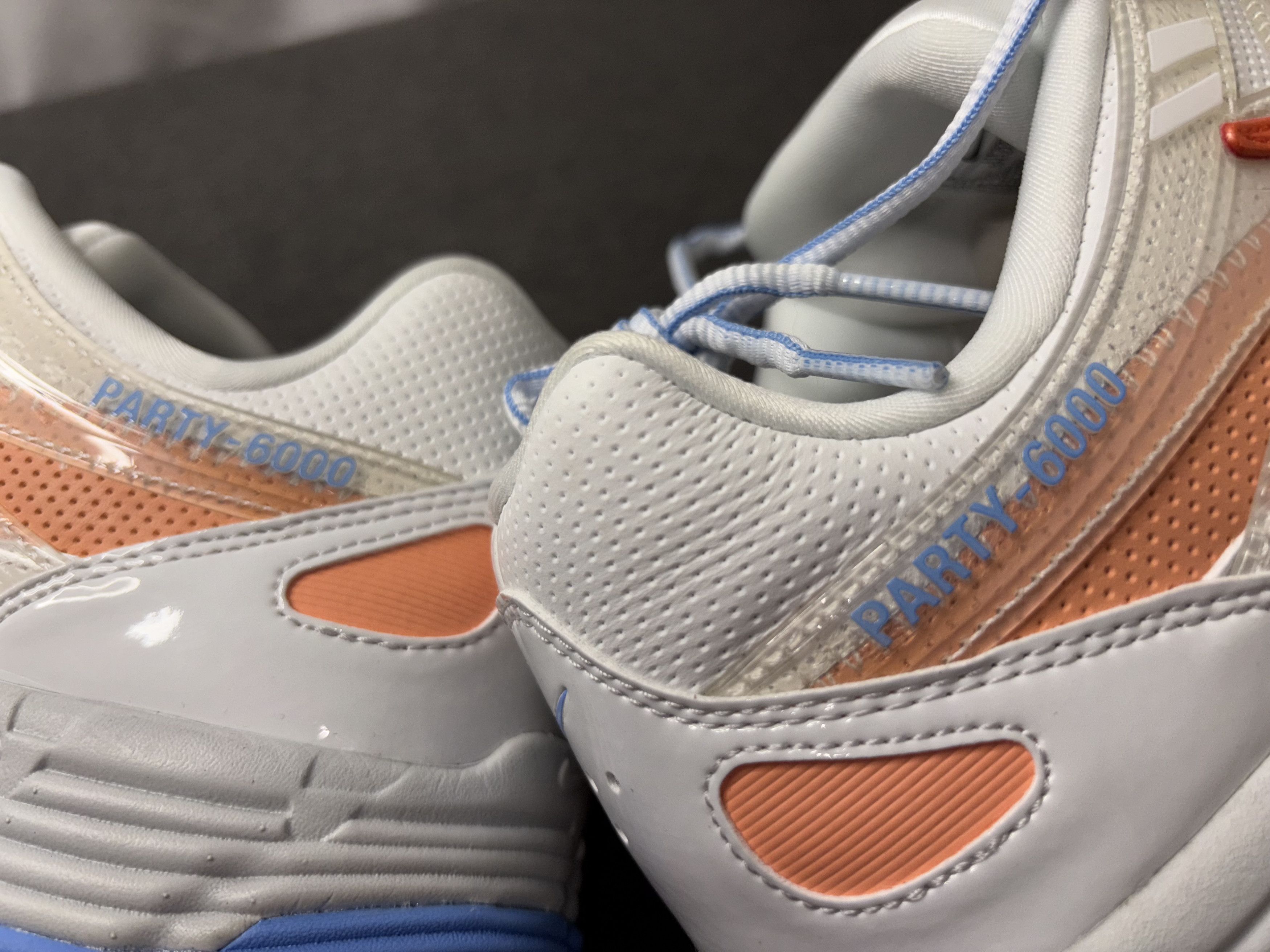 Nike Nike P-6000 Makeway Party 6000 Women's 13.5 (12M) HF3283-100 Size US 12 / IT 42 - 17 Thumbnail