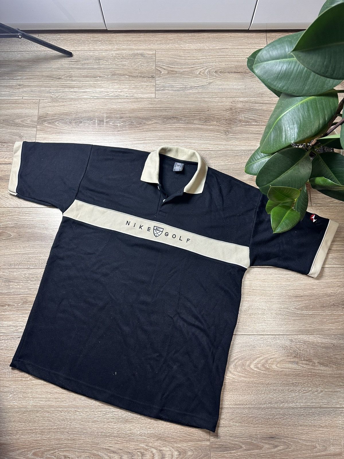 Nike × Vintage Vintage Nike Golf Spell Out Y2K Short Sleeves Polo Shirt Size US M / EU 48-50 / 2 - 1 Thumbnail