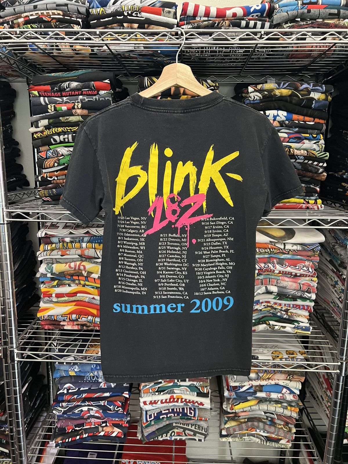 Band Tees 2009 Blink 182 Summer Tour Tee Size US S / EU 44-46 / 1 - 2 Thumbnail