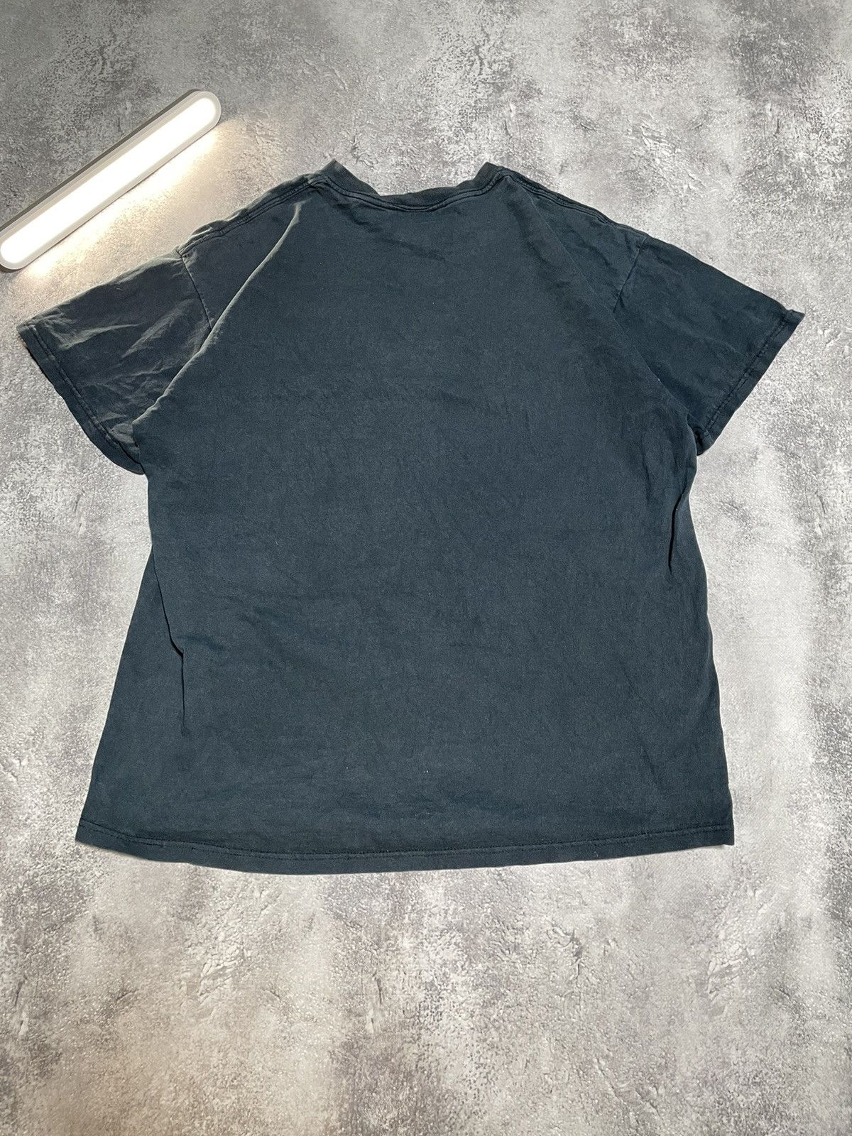 Band Tees Vintage 2005 The Beatles tee sun faded big logo size XL Size US XL / EU 56 / 4 - 12 Thumbnail
