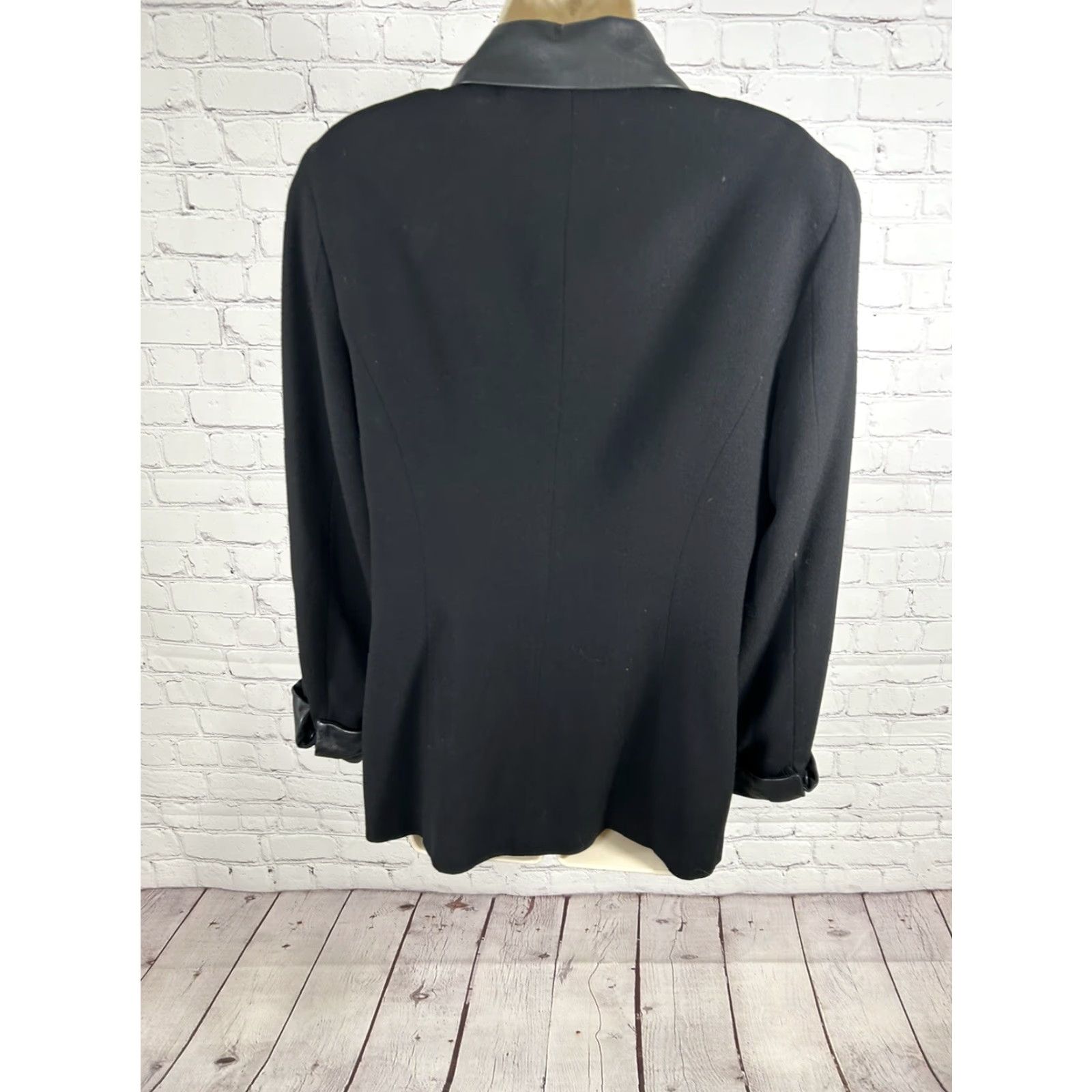 Vintage LIMITED Jacket Womens Size 10 Black Wool Shell Genuine Leather Trim Full Zip Collared Size L / US 10 / IT 46 - 4 Thumbnail