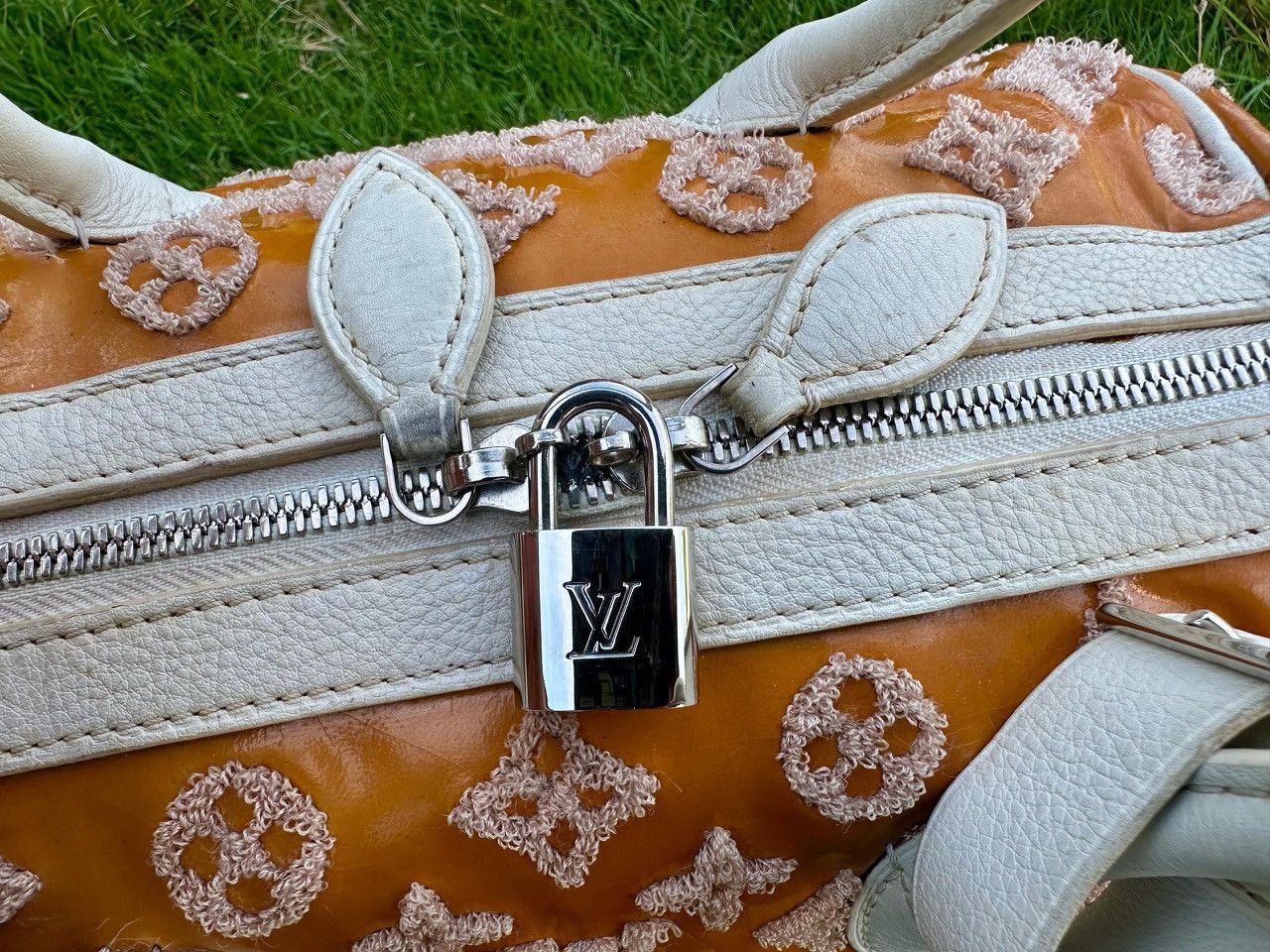 Louis Vuitton Louis Vuitton Monogram Bouclettes Patent Lambskin Speedy Bag Size ONE SIZE - 11 Thumbnail