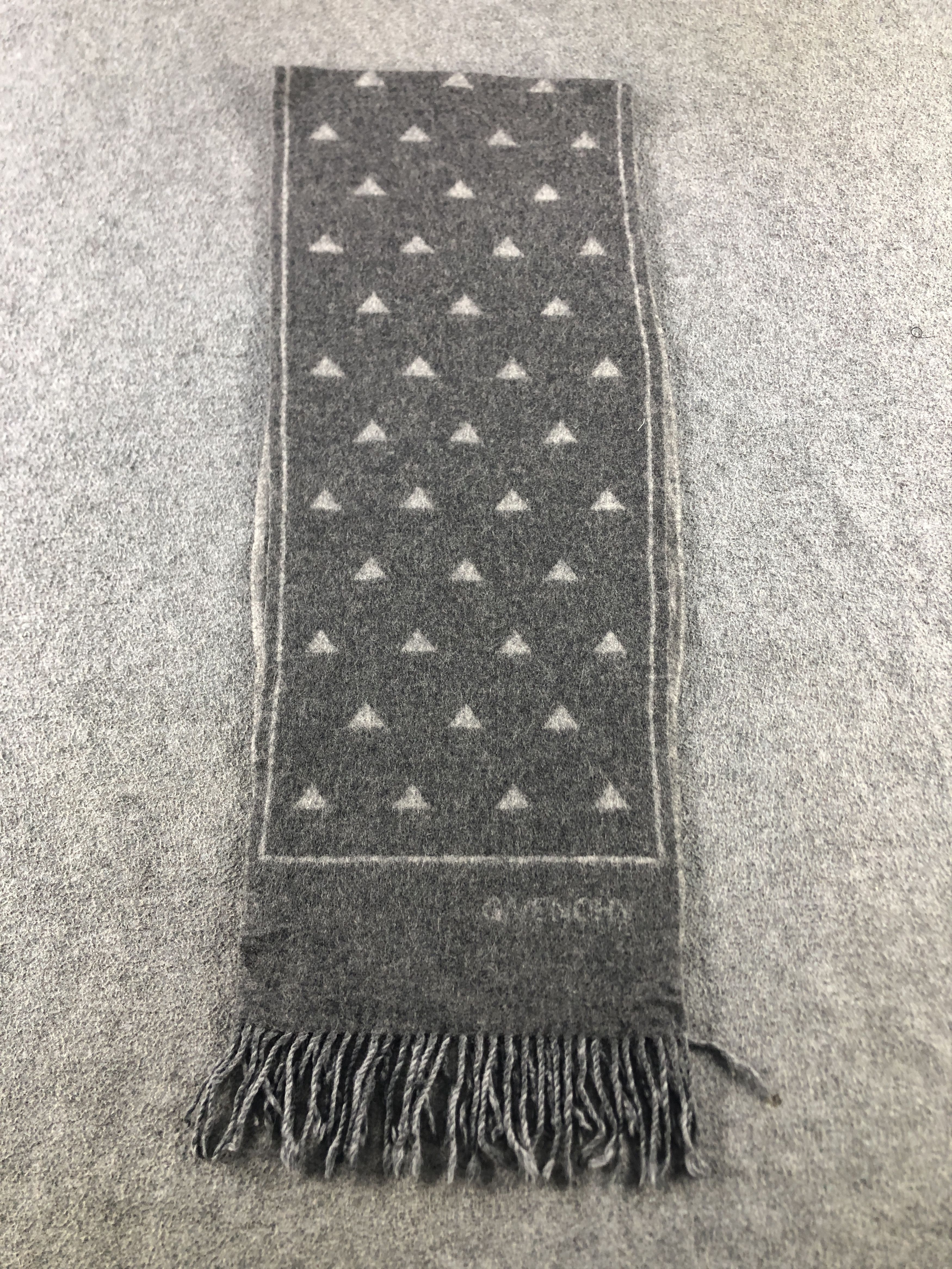 Givenchy Givenchy Cashmere Scarf / Muffler / Neckwear P905 Size ONE SIZE - 2 Thumbnail