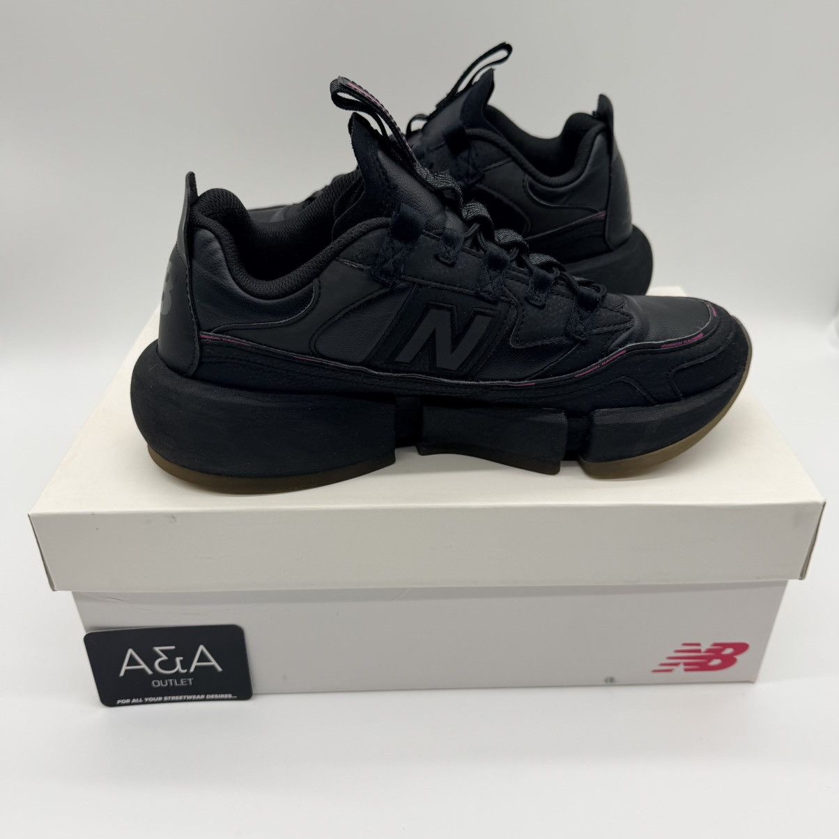 New Balance New Balance Jaden Smith Vision Racer Black Pink US 10.5 BN Size US 10.5 / EU 43-44 - 2 Thumbnail