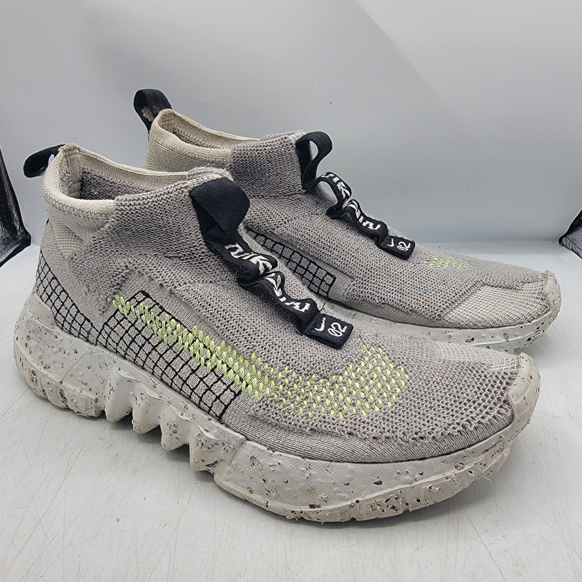 Nike Space Hippie 02 Low Mens Sneakers Shoes Gray Volt