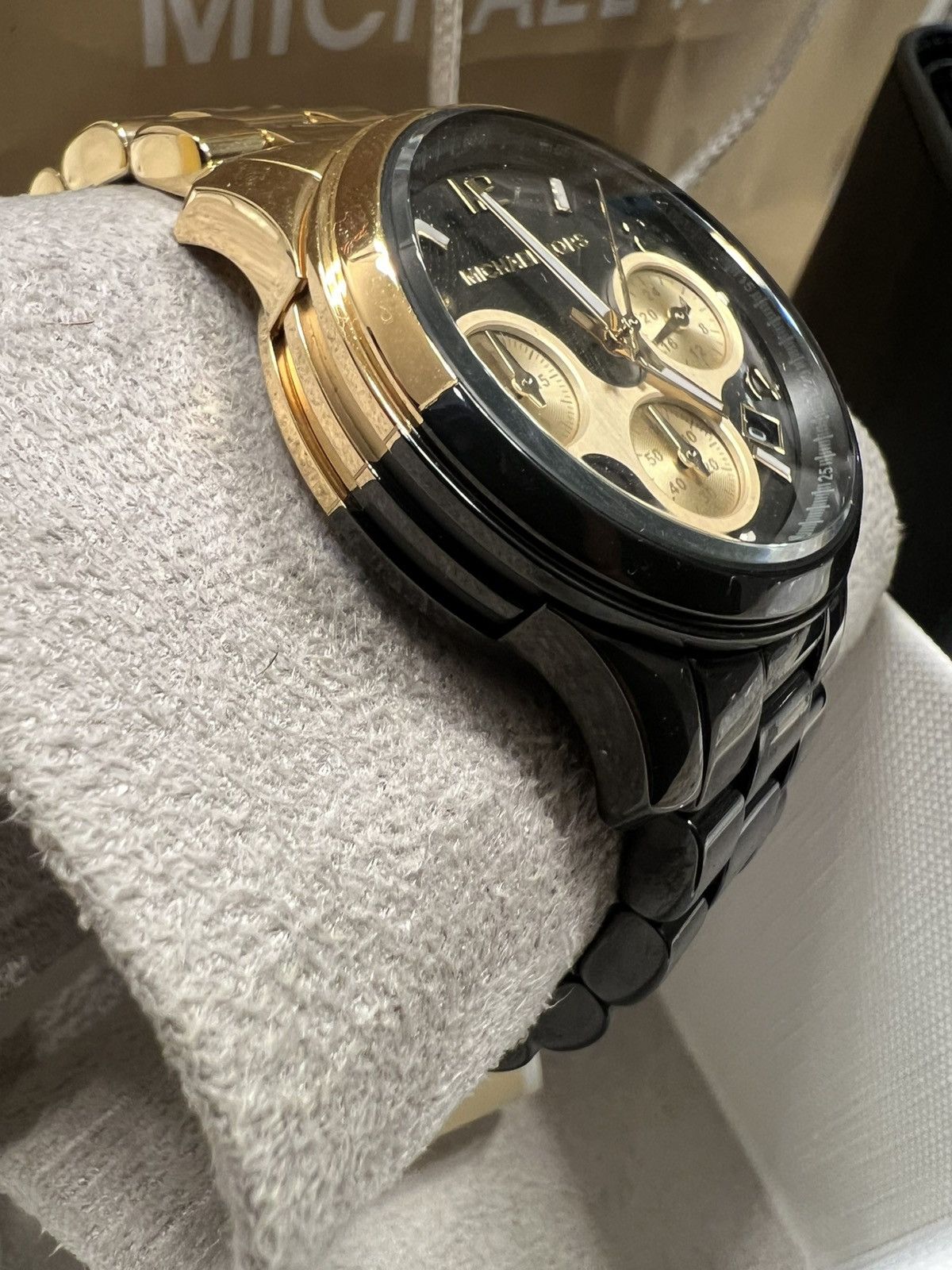Michael Kors MICHAEL KORS Two-Tone Watch & Cooper Saffiano Leather Wallet Size 38 - 5 Thumbnail