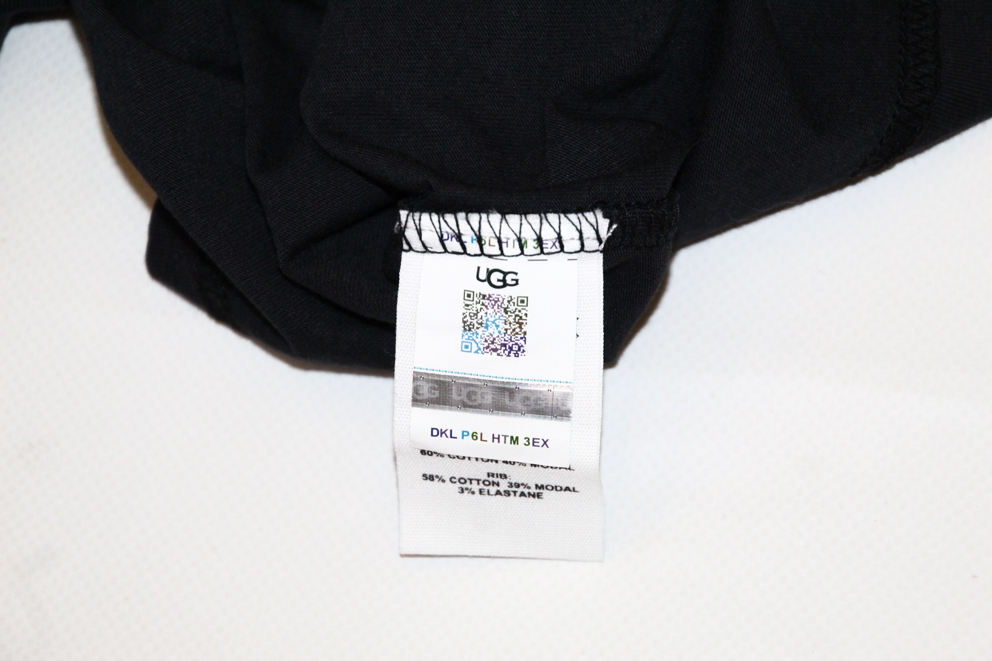 Telfar × Ugg UGG x Telfar Crystal Rhinestones Logo Trim Mockneck L/S Size US XXL / EU 58 / 5 - 8 Thumbnail