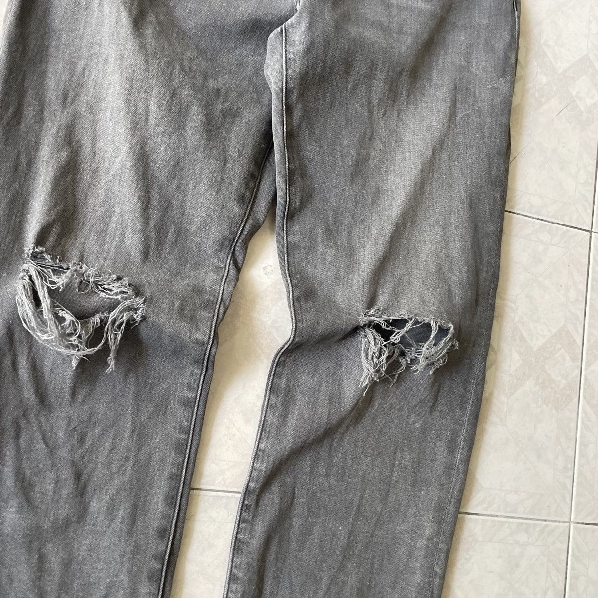 GU × Undercover 🔥STEALS🔥Very Rare Undercover GU Distress Pants Size US 33 - 3 Thumbnail