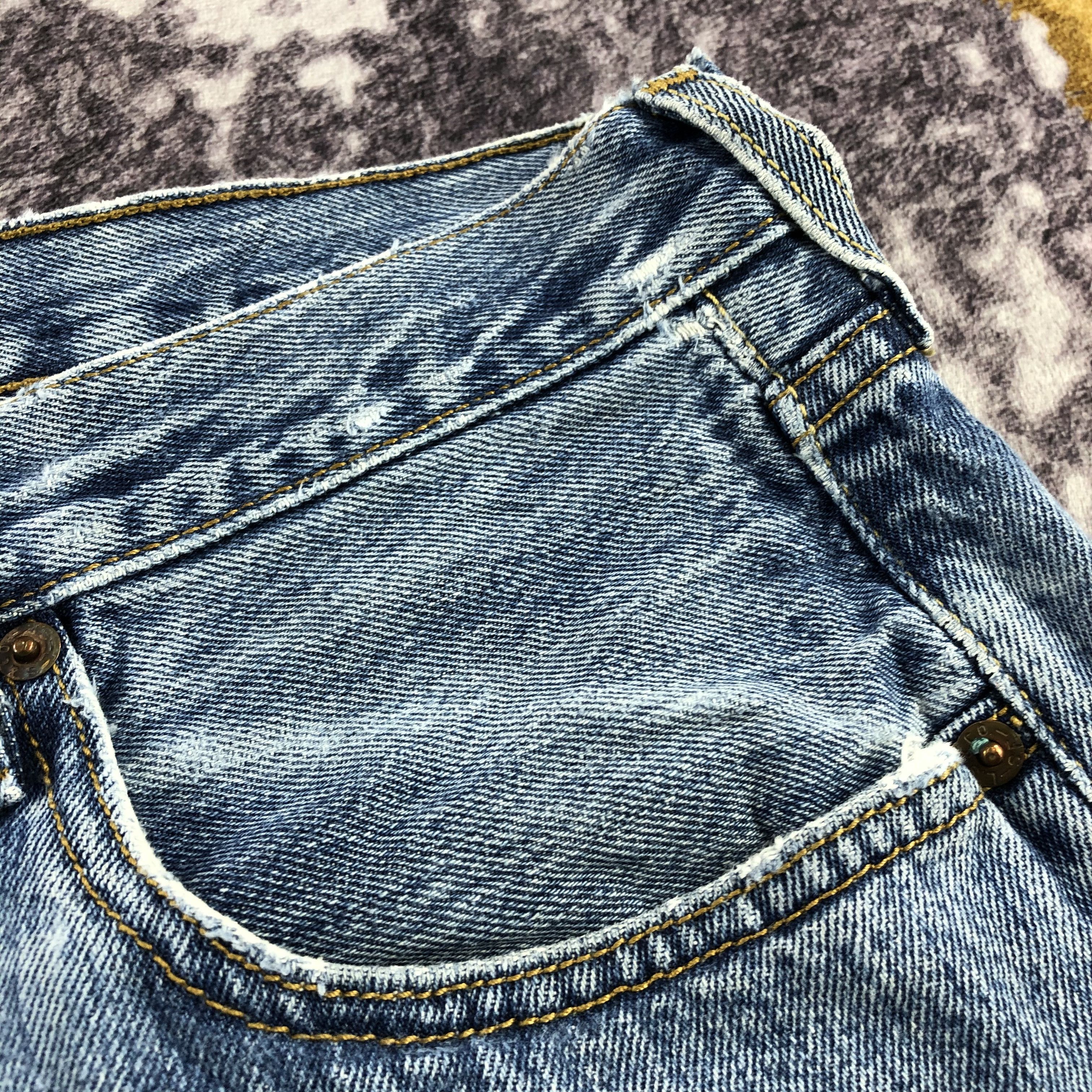 Levi's Vintage Levis 501 Jeans-JM2870 Size US 31 - 12 Thumbnail