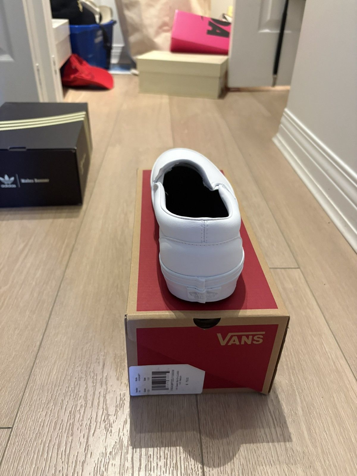 Vans Vans Classic Slip On Leather Size US 10.5 / EU 43-44 - 4 Thumbnail