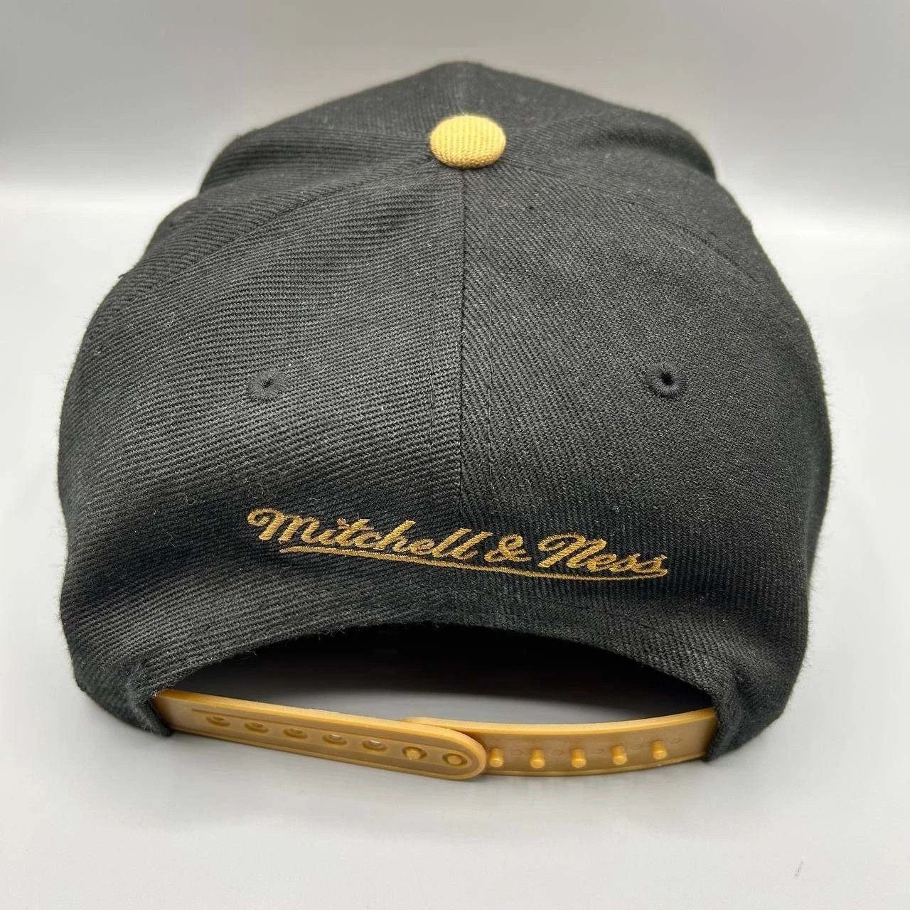 Mitchell & Ness Philadelphia 76ers NBA Hat Men Black Snap Back Cap Size ONE SIZE - 8 Thumbnail