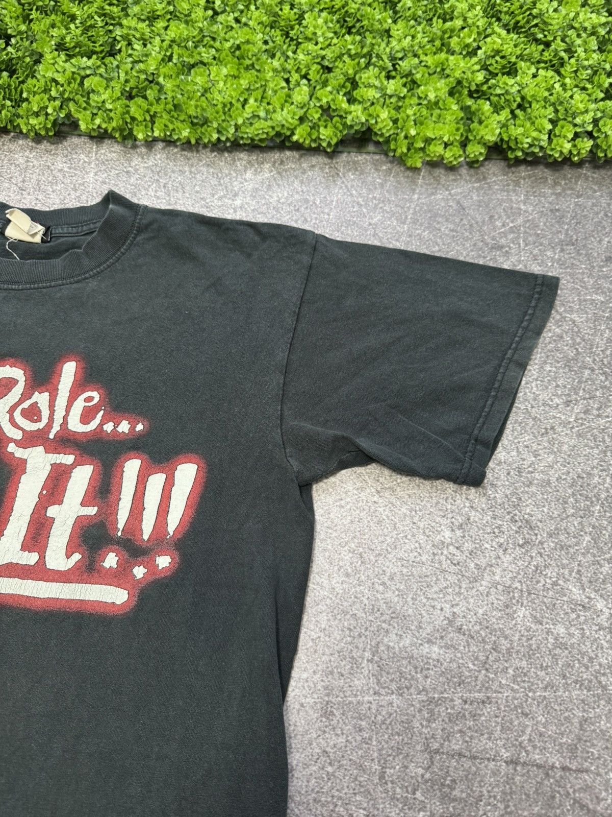 Vintage Vintage 2000 The Rock Dwayne Johnson T-Shirt Wwe WWF Size US M / EU 48-50 / 2 - 9 Thumbnail