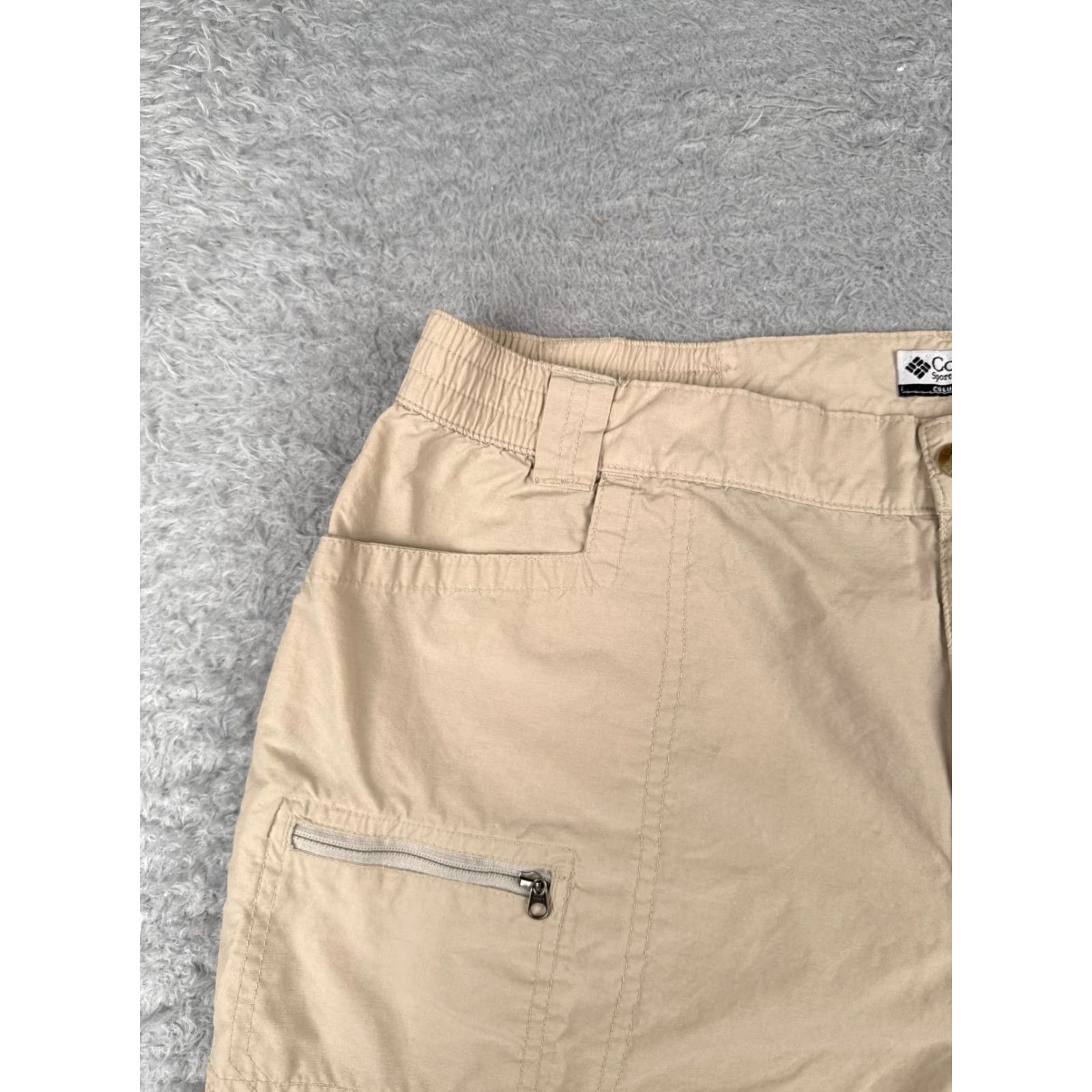 Vintage Columbia Shorts Women Large Beige Cargo Elastic Waist Cotton Nylon Blend 34x5 Cargo Pocket Logo 5 in Inseam Regular Vintage No Size 36" / US 14 / IT 50 - 4 Thumbnail