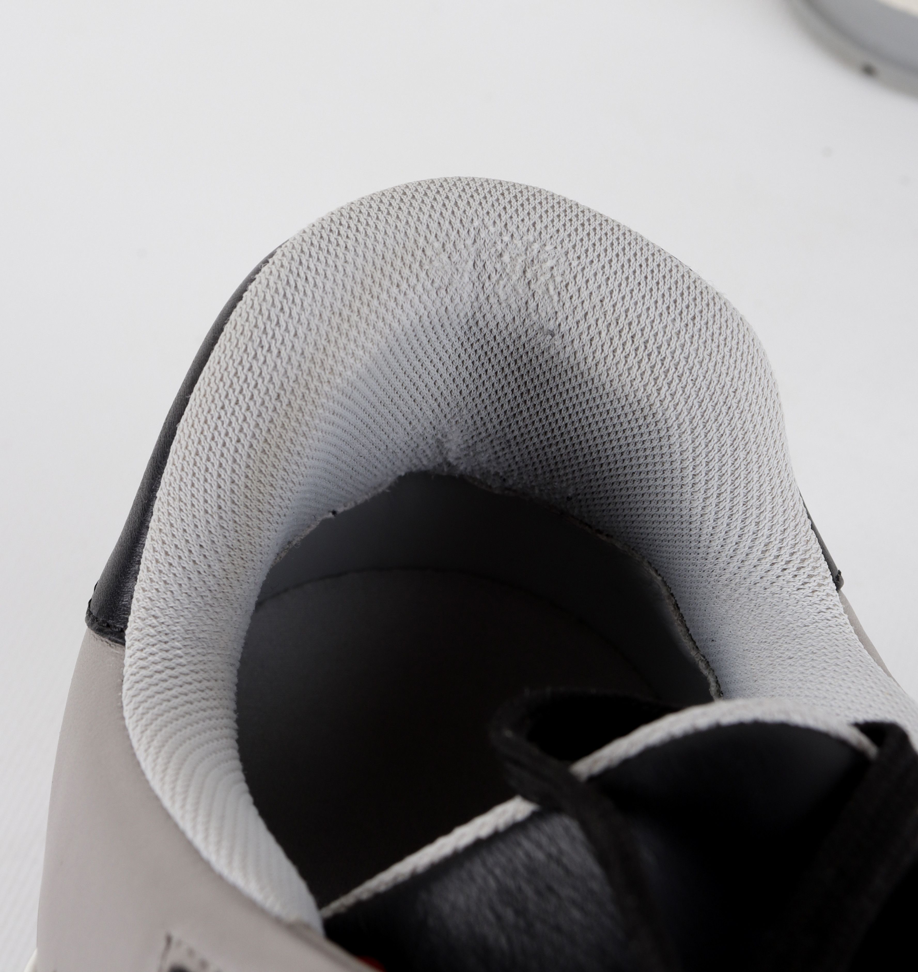 Louis Vuitton Louis Vuitton x Virgin Abloh SS19 Leather Low Sneakers Size US 9.5 / EU 42-43 - 13 Thumbnail