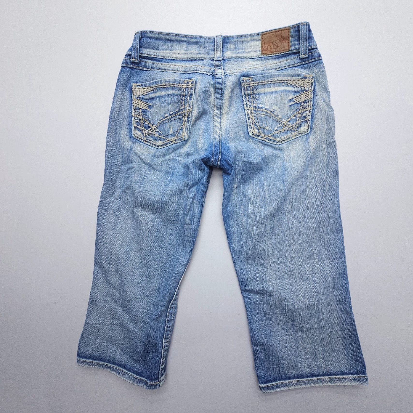 Vintage Buckle BKE Culture Capri Jeans Blue Distressed Low Rise 28 Regular Women Jeans Capris 5-Pocket Denim Capris Size 28" / US 6 / IT 42 - 2 Thumbnail