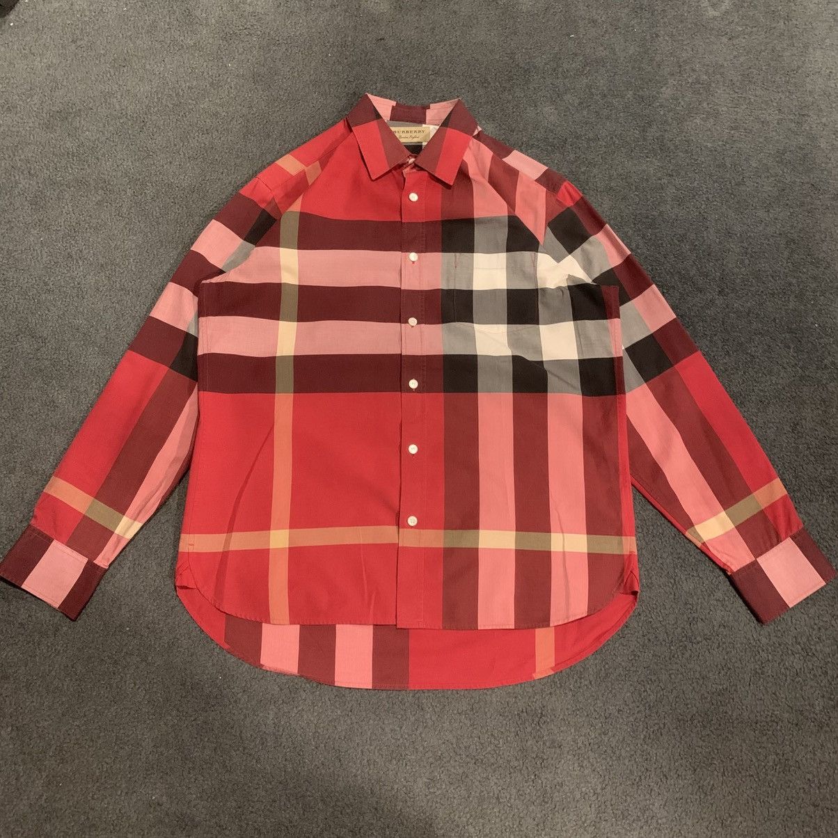 Burberry BURBERRY LONG SLEVES NOVA CHECK BUTTON UP SHIRT Size US M / EU 48-50 / 2 - 1 Thumbnail