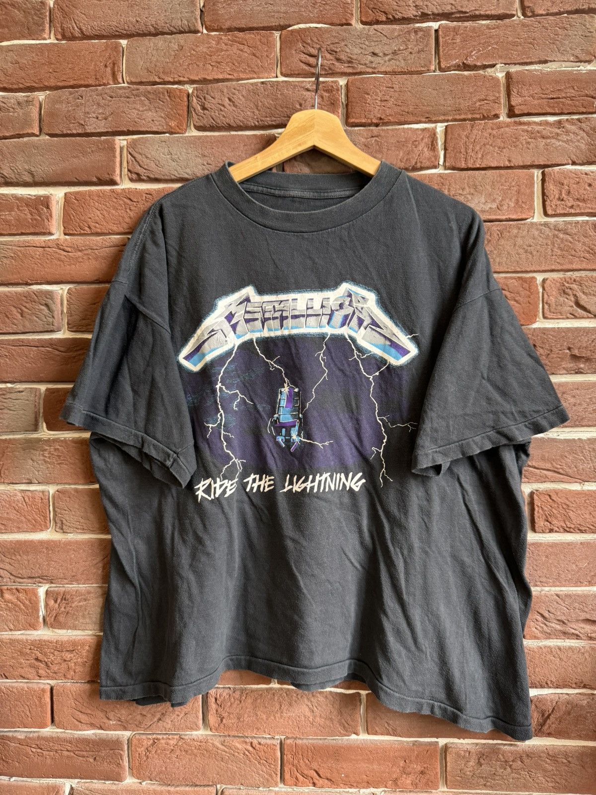Band Tees Metallica Ride The Lightning Metal Band 90s Vintage T-Shirt Size US L / EU 52-54 / 3 - 1 Thumbnail