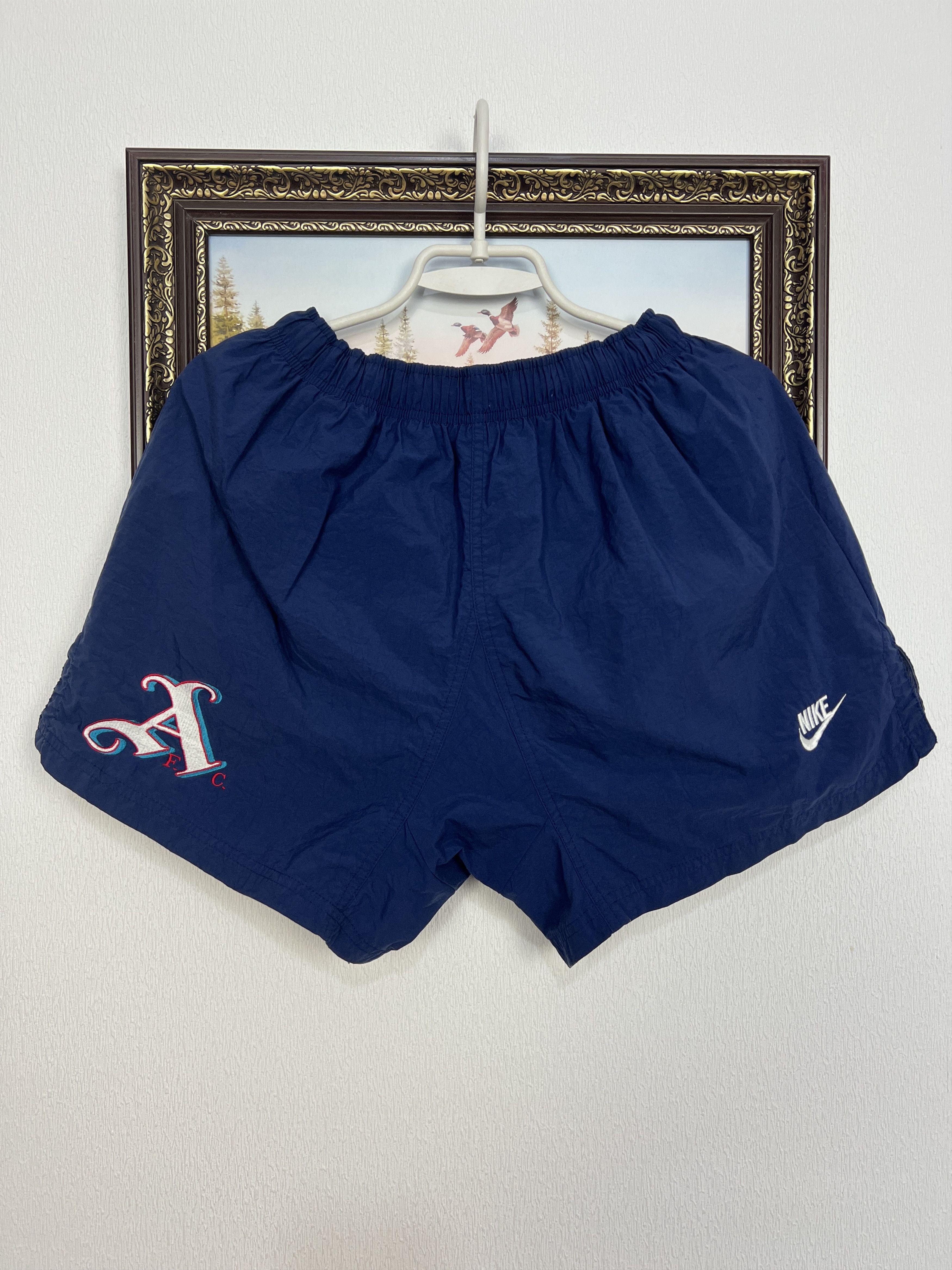 Nike Vintage 90's Arsenal Football Shorts Soccer Gunners Rare Size US 32 / EU 48 - 1 Thumbnail