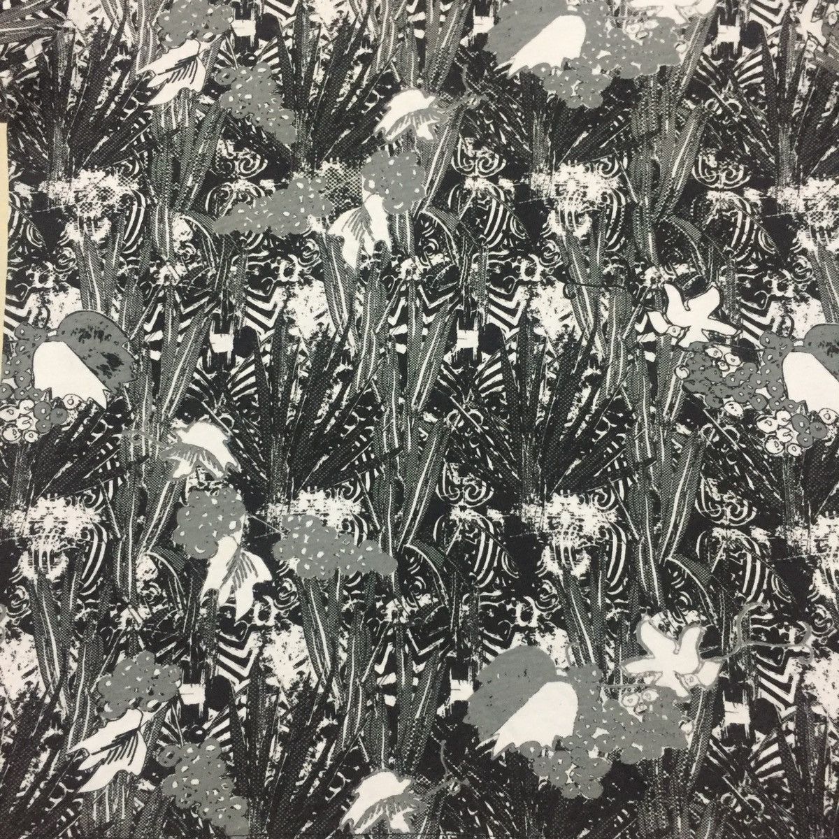 Issey Miyake Vintage Mercibeaucoup Issey Miyake Full Print T-Shirts Size M / US 6-8 / IT 42-44 - 2 Thumbnail