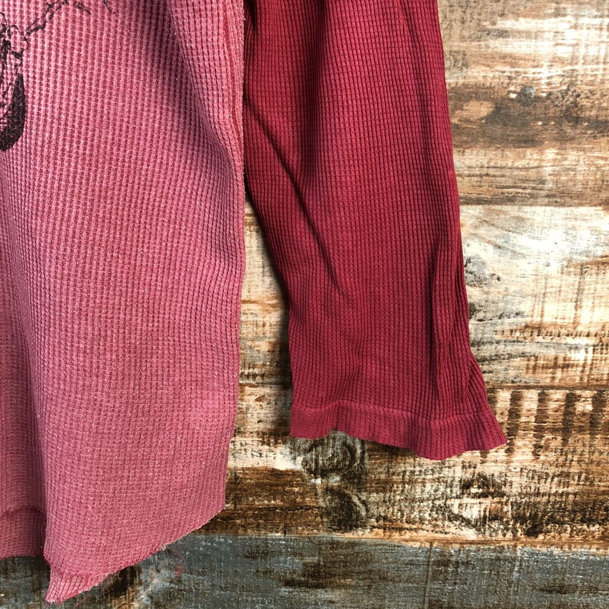 Vintage Cheswick skull vintage Red Long Sleeve T-Shirt #A2462 Size US S / EU 44-46 / 1 - 8 Thumbnail