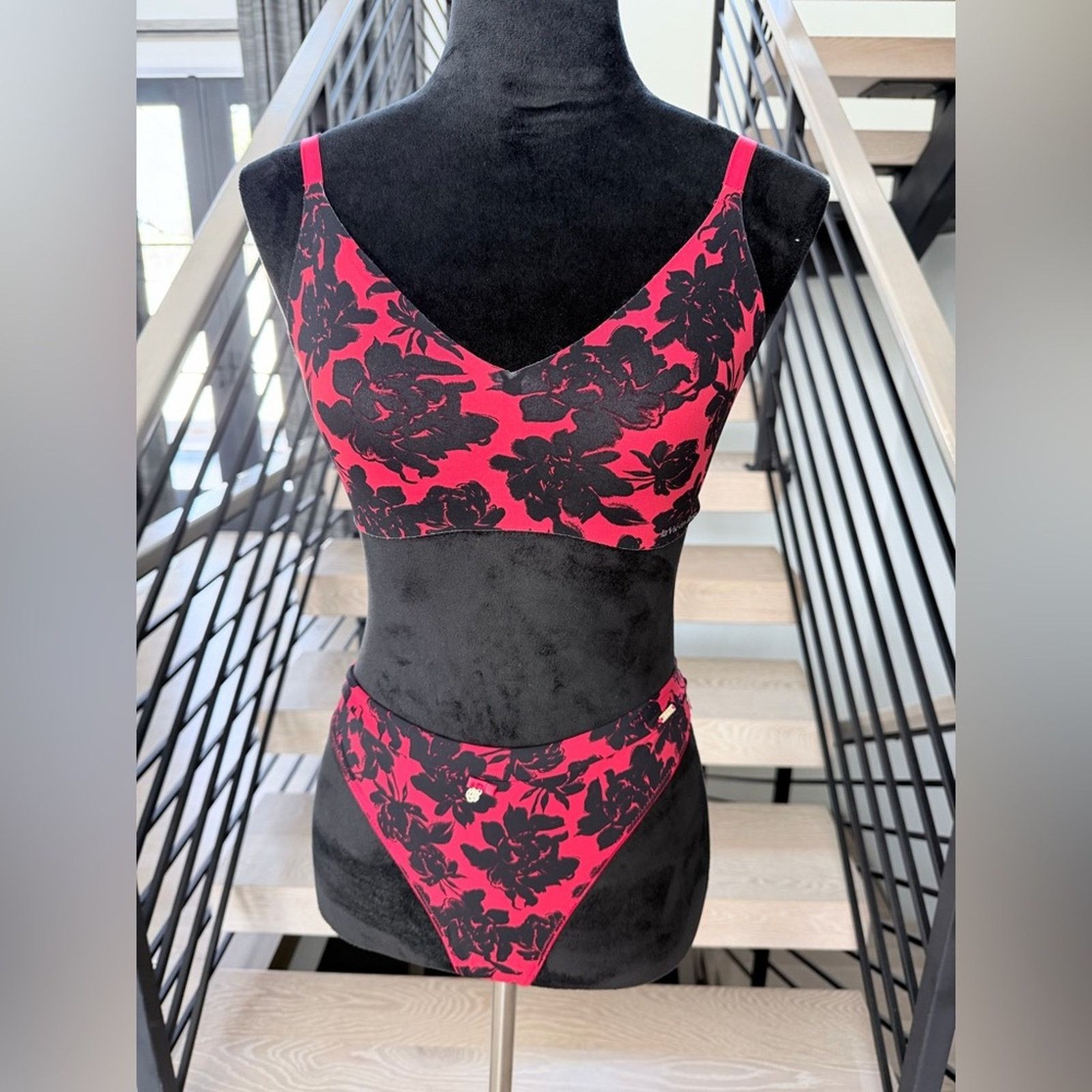 la Vie en Rose Floral Red & Black Lingerie matching set size S Size ONE SIZE - 1 Thumbnail