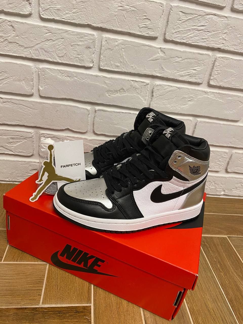 Jordan Brand Nike Jordan 1 Retro High Silver Toe (W) CD0461-001 Size US 6.5 / IT 36.5 - 1 Thumbnail