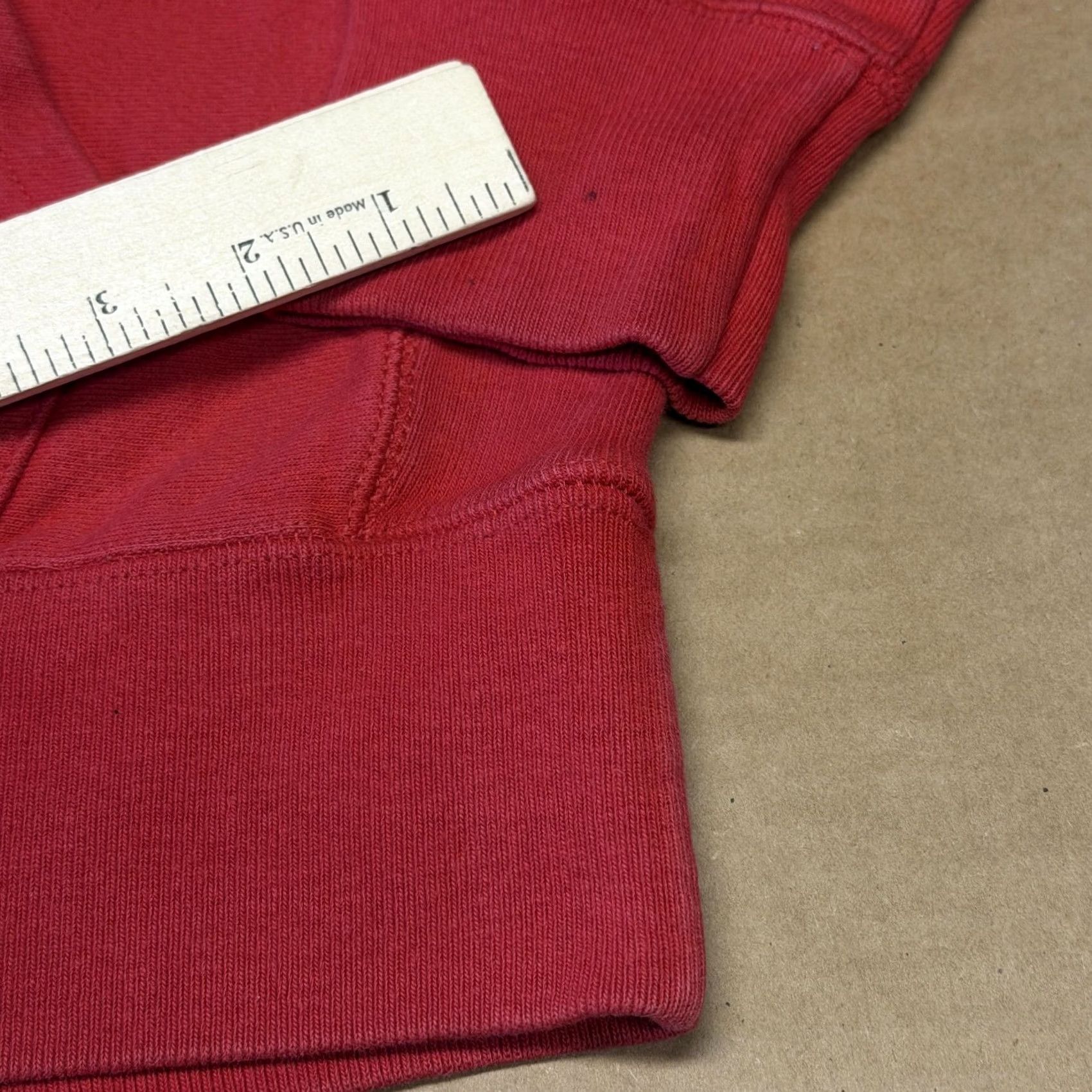 Champion VINTAGE Champion Reverse Weave Hoodie Mens Large Red Pullover Fleece Script Logo Graphic Size US L / EU 52-54 / 3 - 6 Thumbnail
