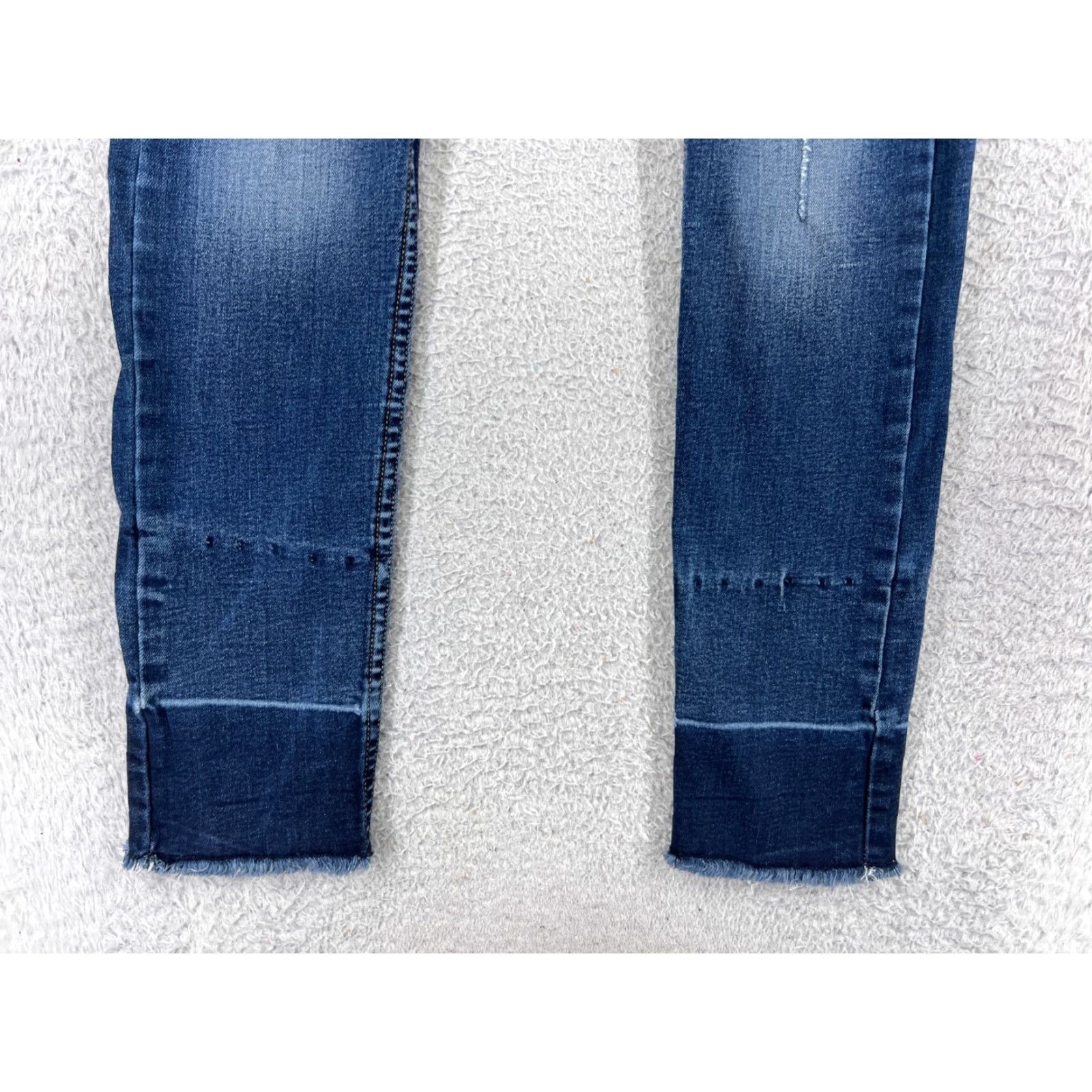 Calvin Klein Calvin Klein Jeans Women Blue Denim Straight Leg 26x30 Distressed 5-Pocket Regular Waist Cotton Blend Jeans Size 26" / US 2 / IT 38 - 2 Thumbnail