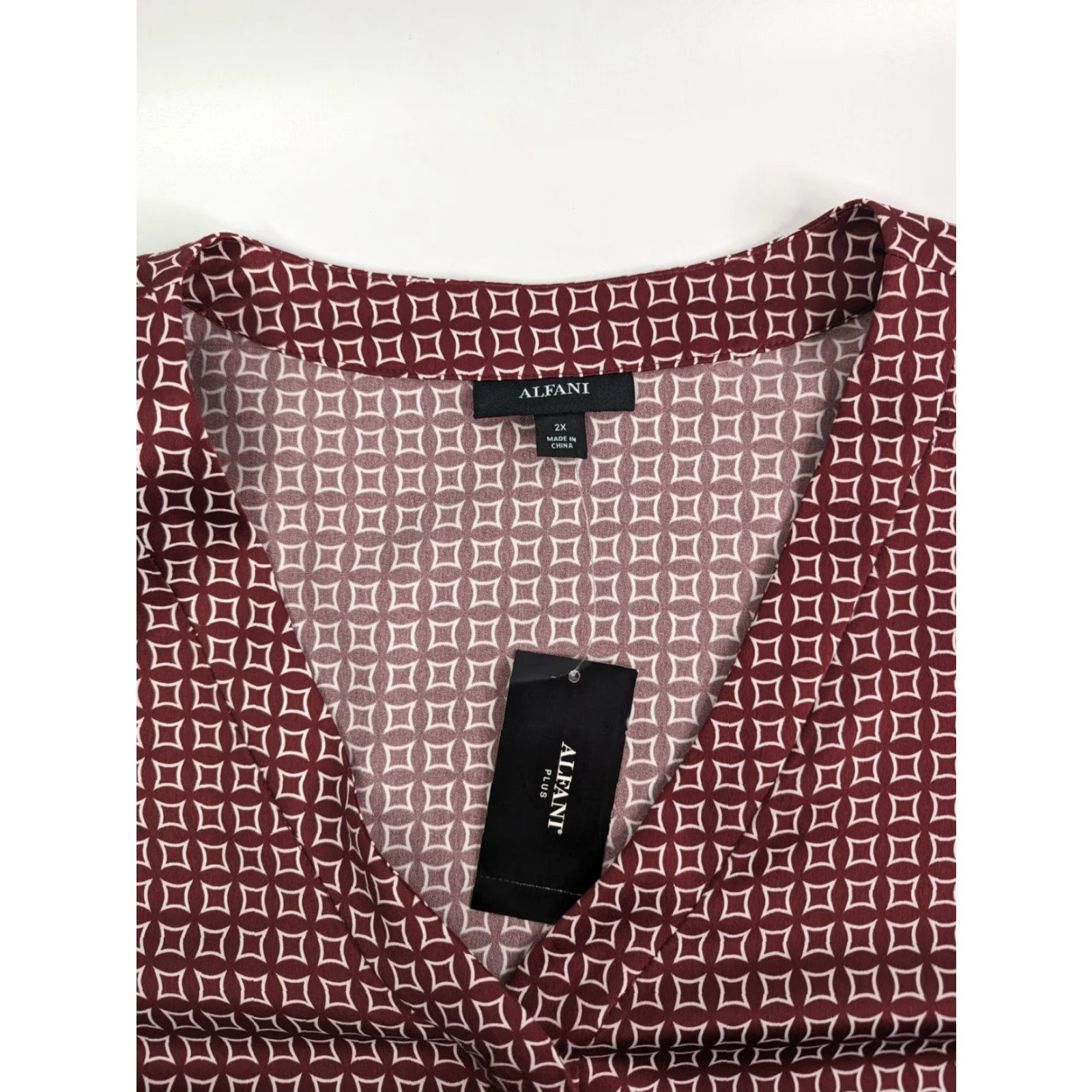 Alfani Alfani Blouse Geometric V-Neck Red 2X Womens Plus Size Size XXL / US 16-18 / IT 52-54 - 6 Thumbnail