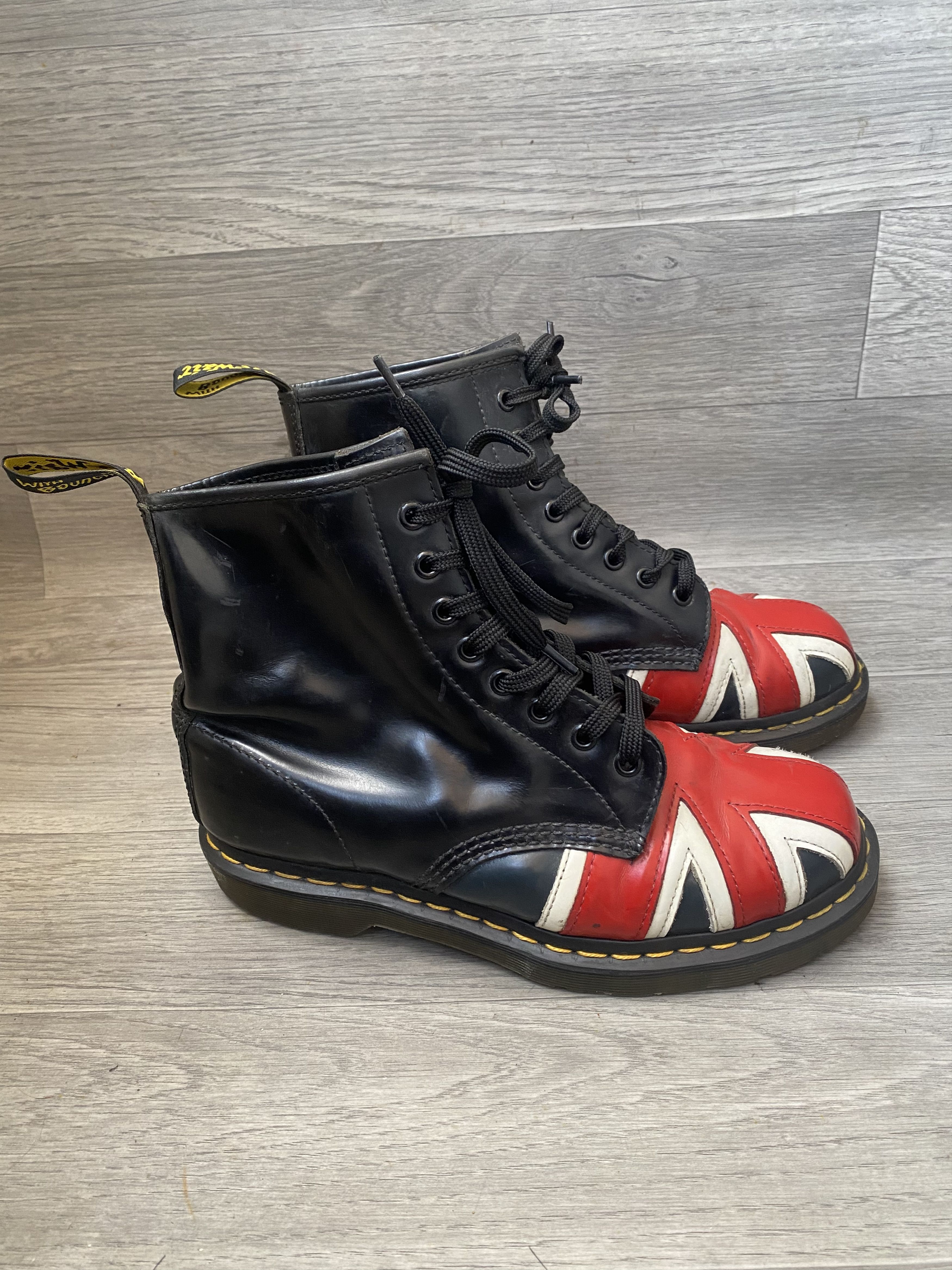 Dr. Martens Dr martens union jack british flag boots sz 40 Size US 7 / EU 40 - 6 Thumbnail