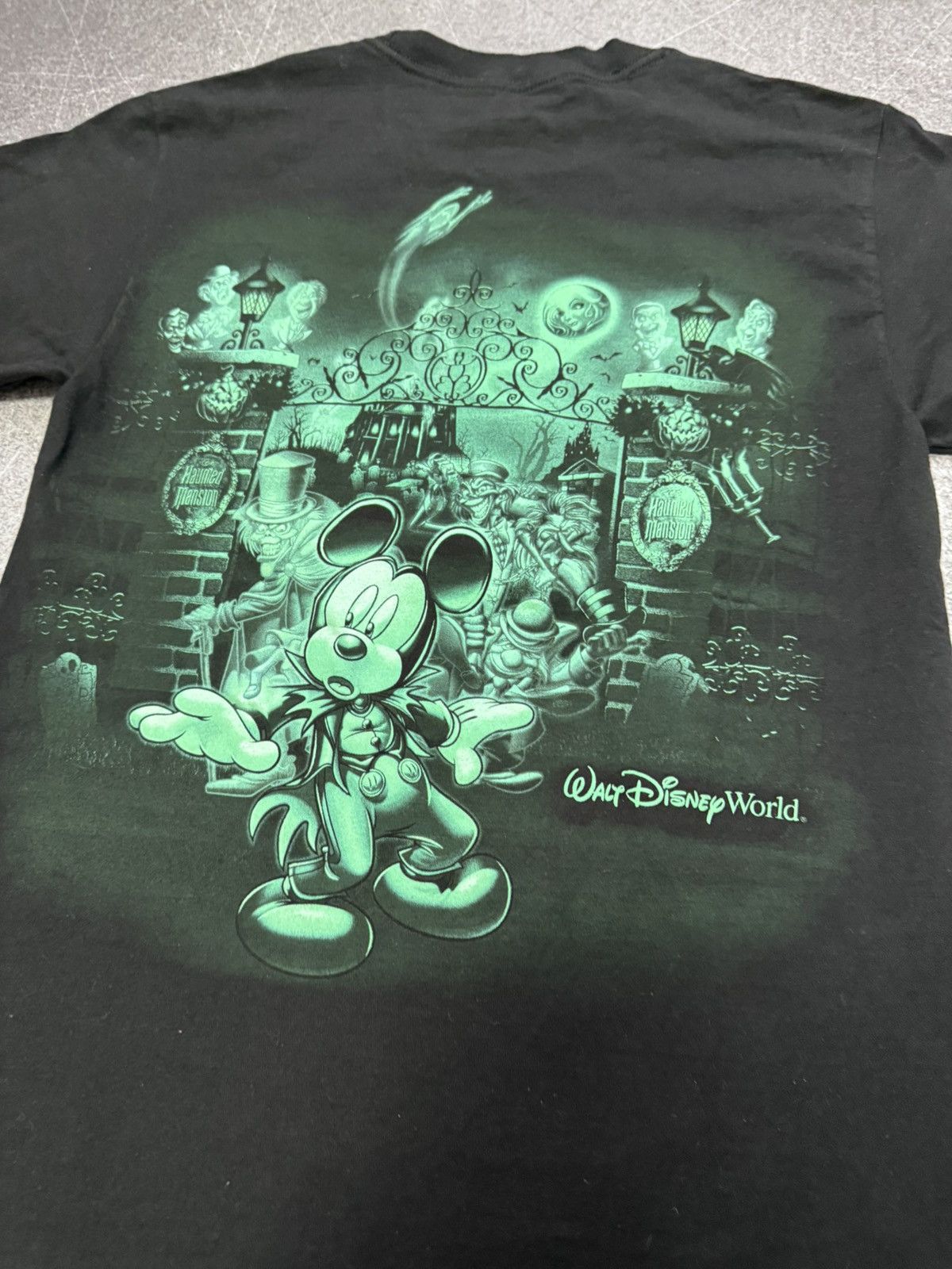 Disney Vintage Halloween 20014 Mickey Disneyland Graphic print tee Size US S / EU 44-46 / 1 - 11 Thumbnail