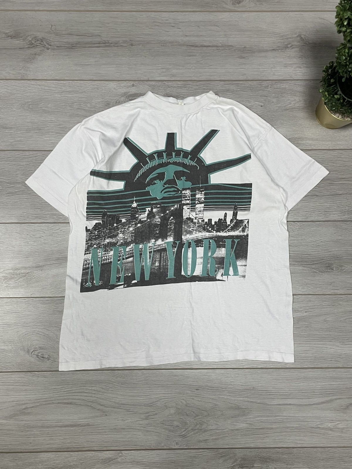 Vintage New York statue of Liberty vintage big graphic tee shirt Size US XL / EU 56 / 4 - 1 Thumbnail
