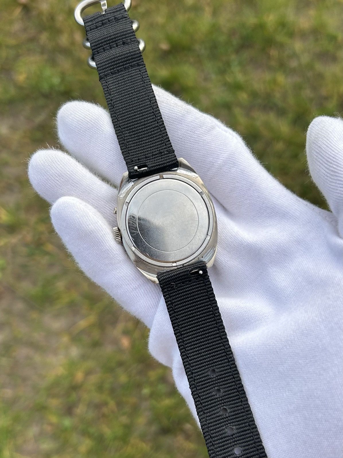 Vintage Vintage Watch Slava Soviet USSR Mechanical Wristwatch 1980s Size ONE SIZE - 19 Thumbnail
