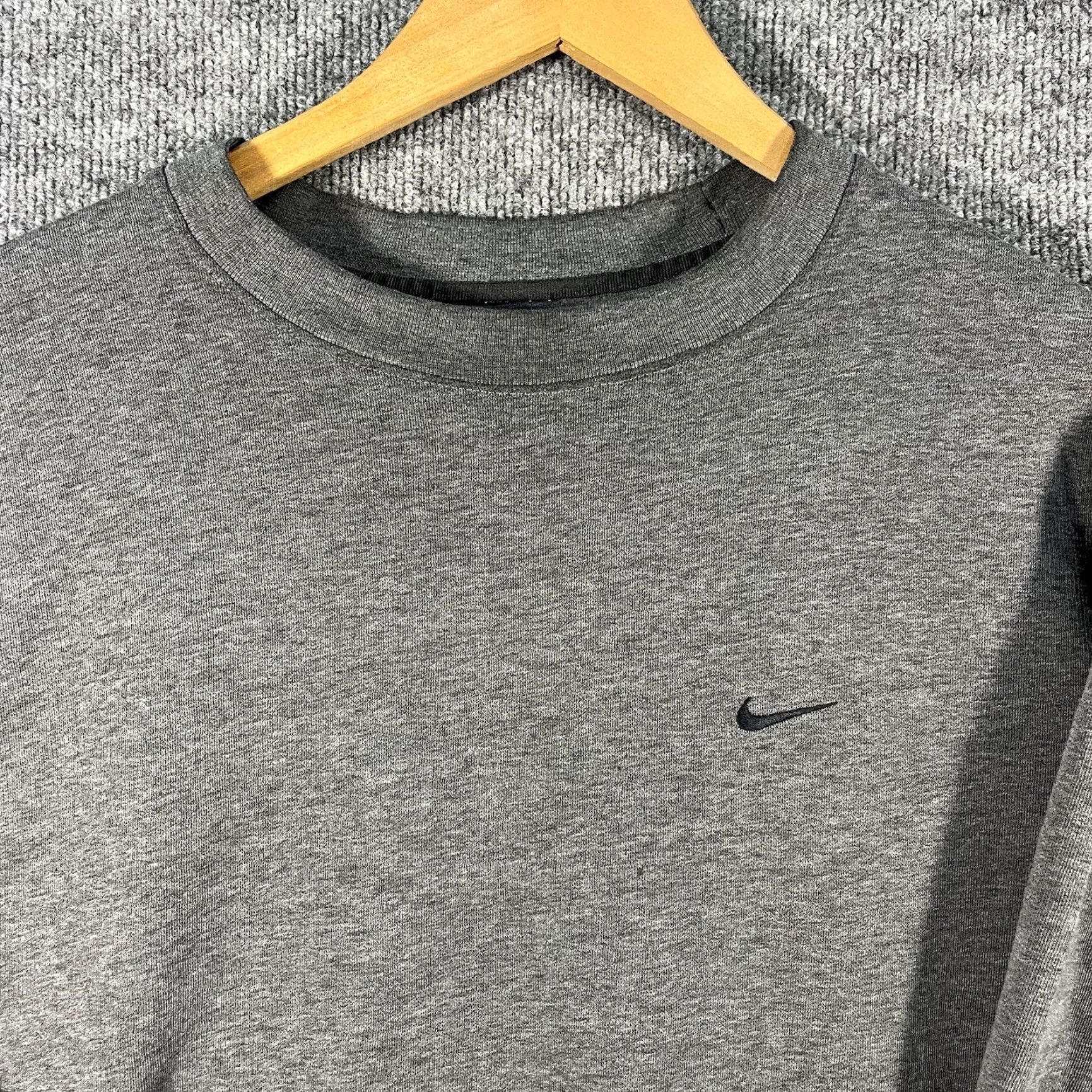 Nike Vintage Nike Sweater Mens Large Gray Crewneck Sweatshirt Pullover Swoosh Y2k Size US L / EU 52-54 / 3 - 2 Thumbnail