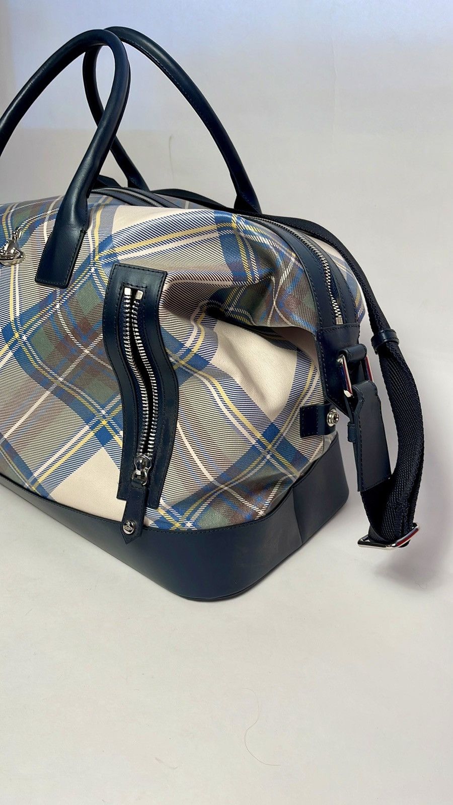 Vivienne Westwood Vivienne Westwood GREEN/blue Tartan Duffle bag NWT SS13 Size ONE SIZE - 2 Thumbnail