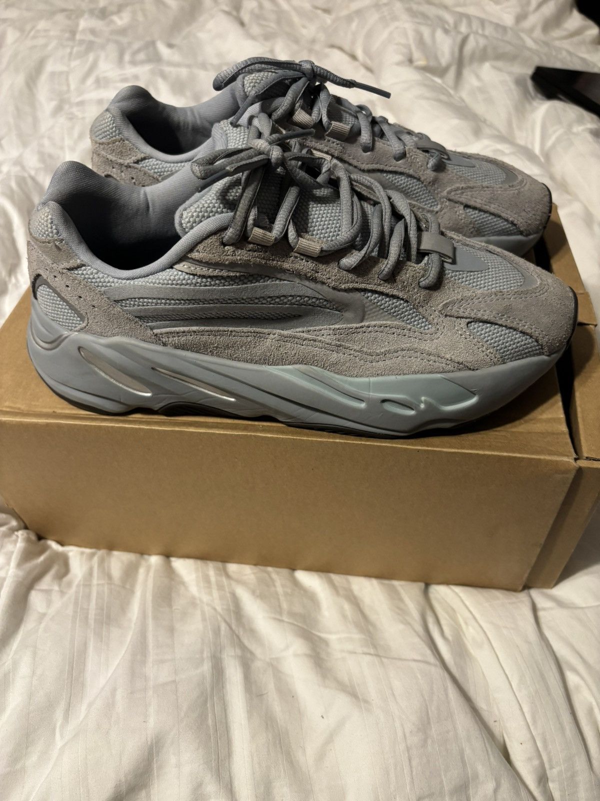 Adidas × Yeezy Yeezy 700 Hospital Blue Size US 8 / EU 41 - 1 Thumbnail